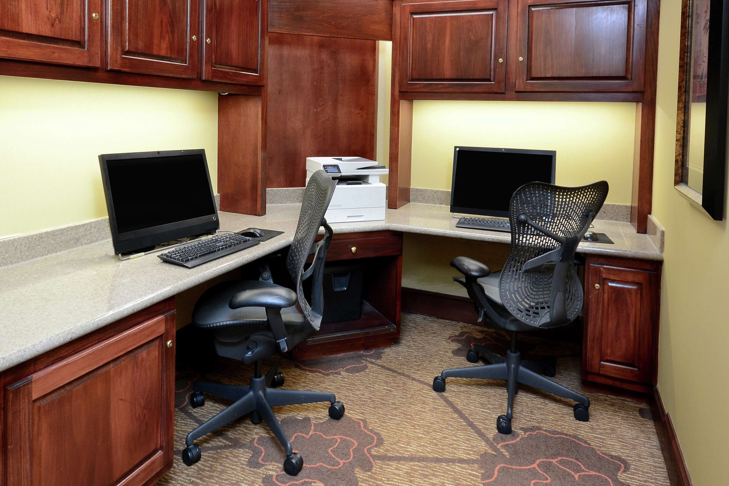 Business Center | Hilton Garden Inn Greensboro