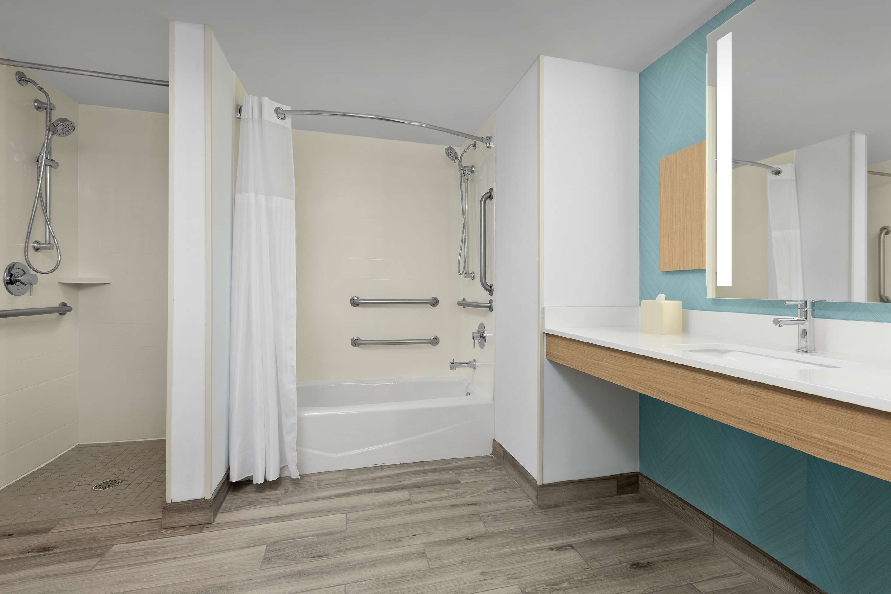 Guest room bath