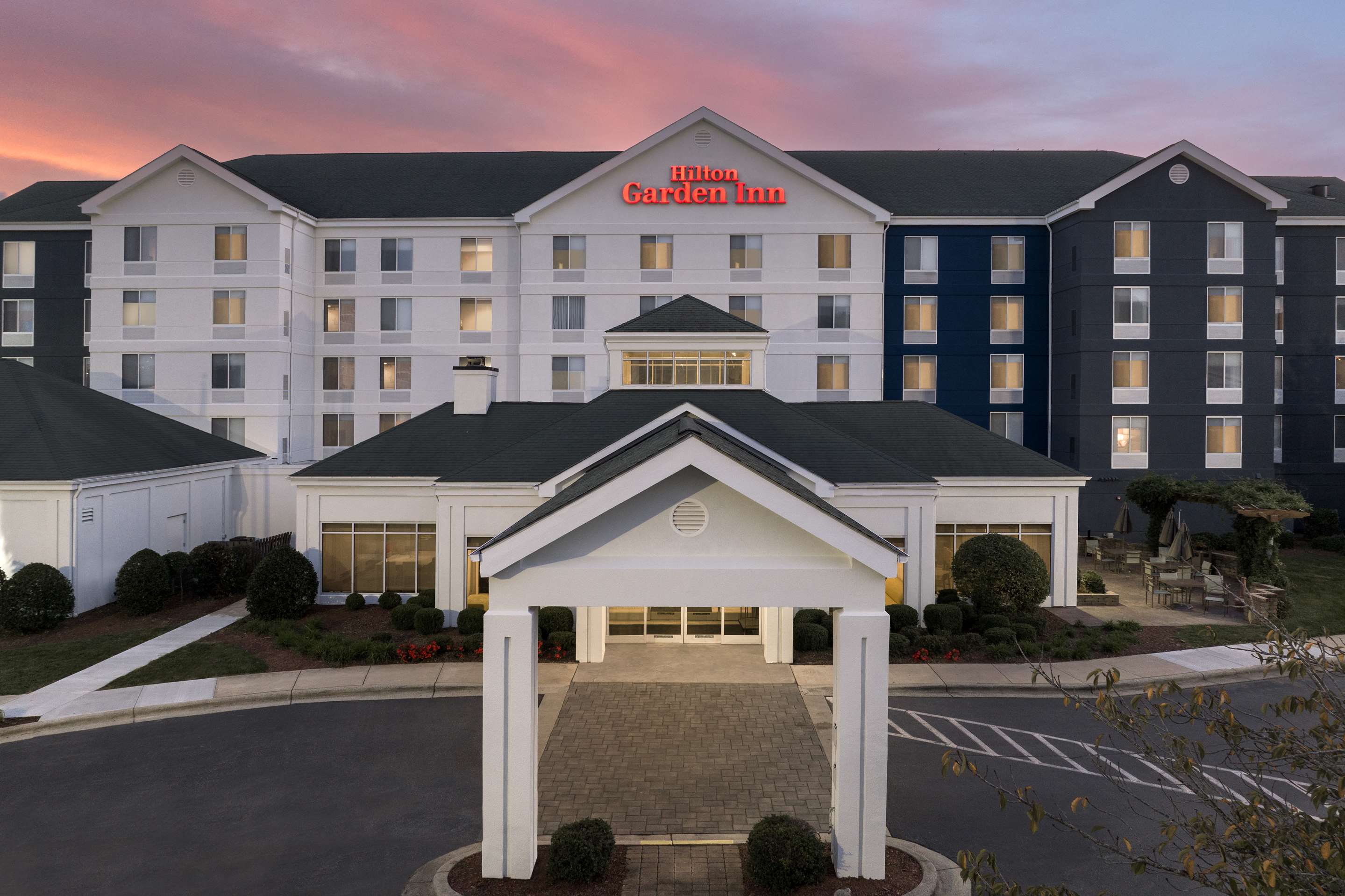 Exterior | Hilton Garden Inn Greensboro