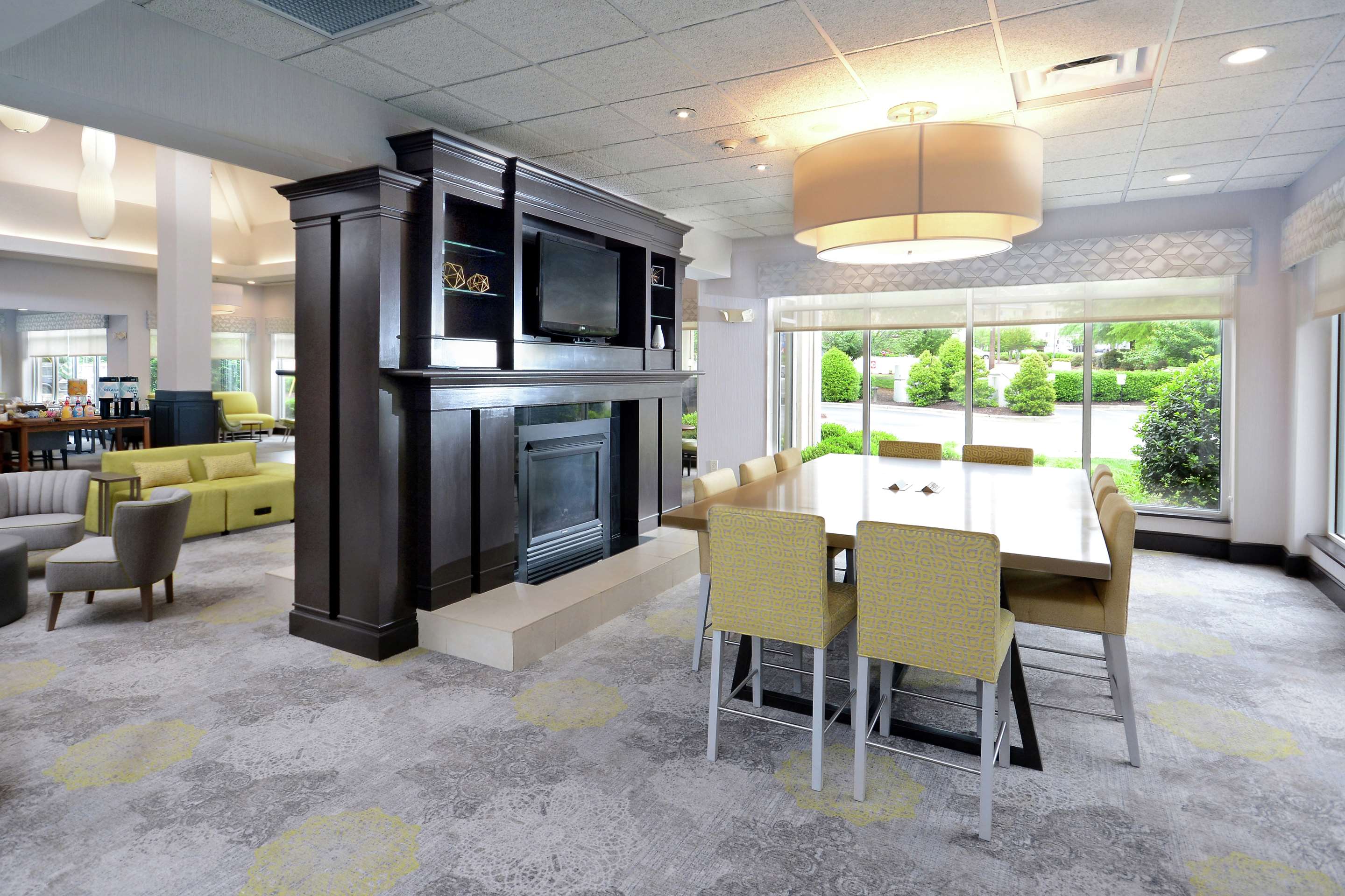 Lobby | Hilton Garden Inn Greensboro