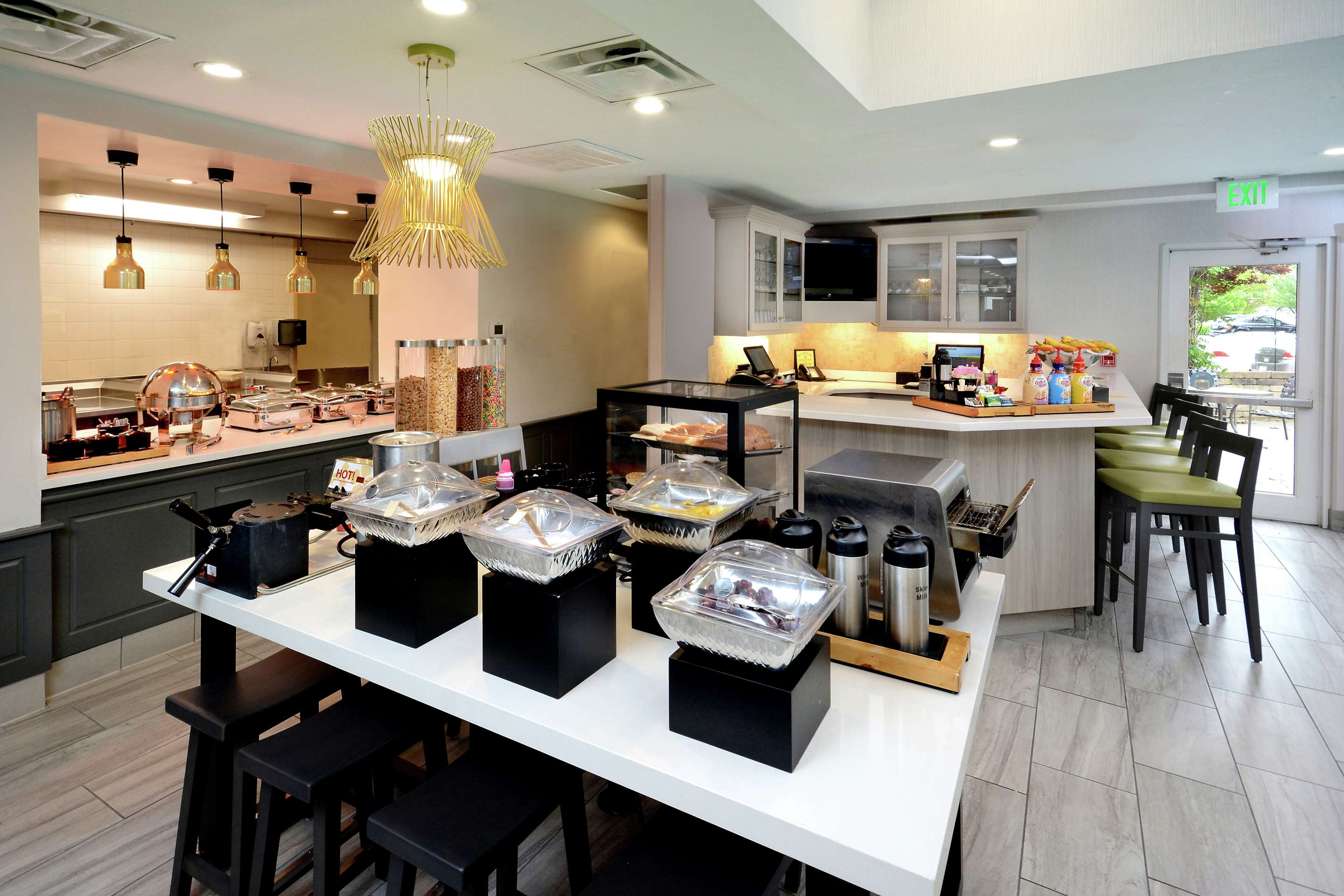 Breakfast Area | Hilton Garden Inn Greensboro
