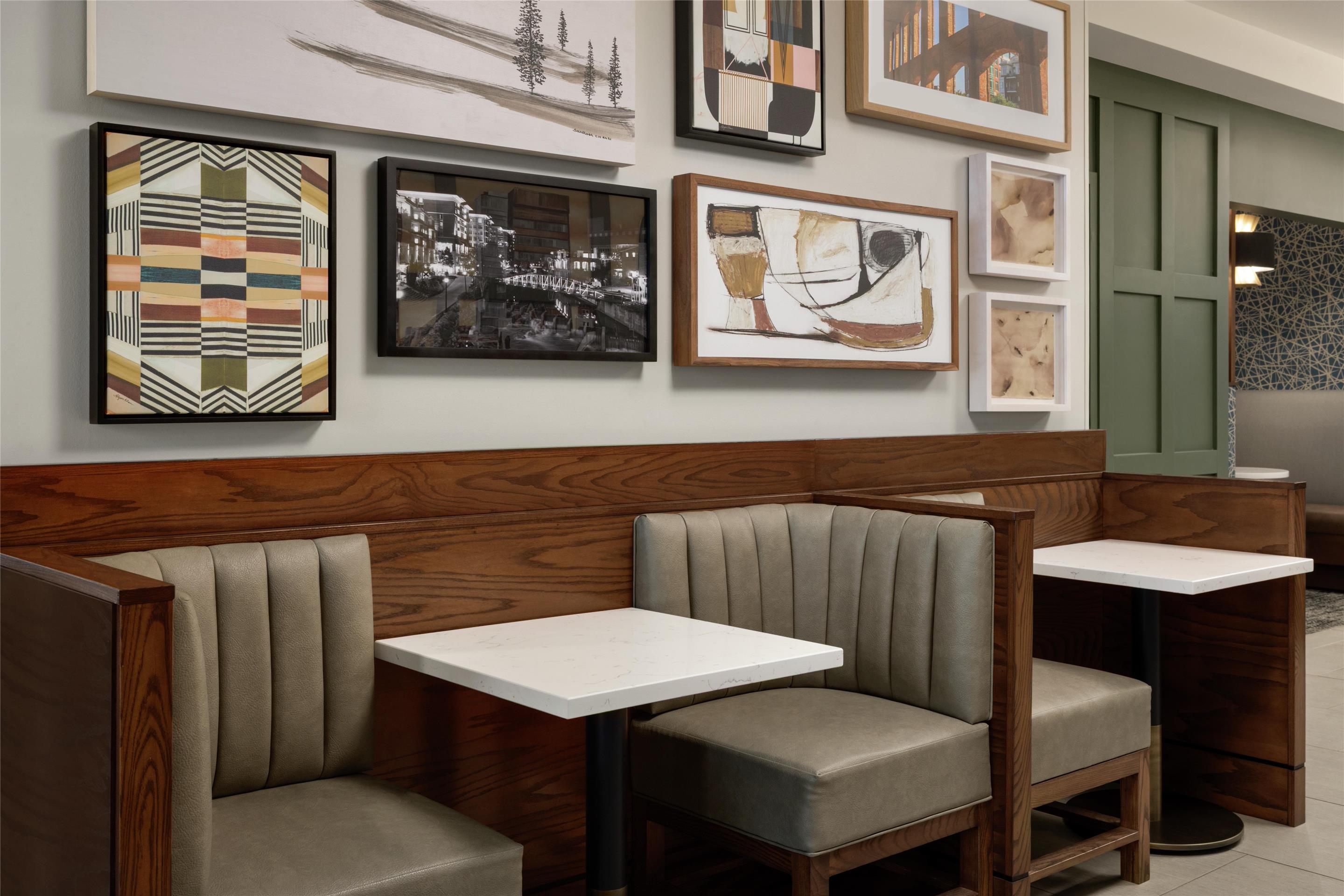 Lobby | Hampton Inn & Suites Greenville-Downtown-RiverPlace