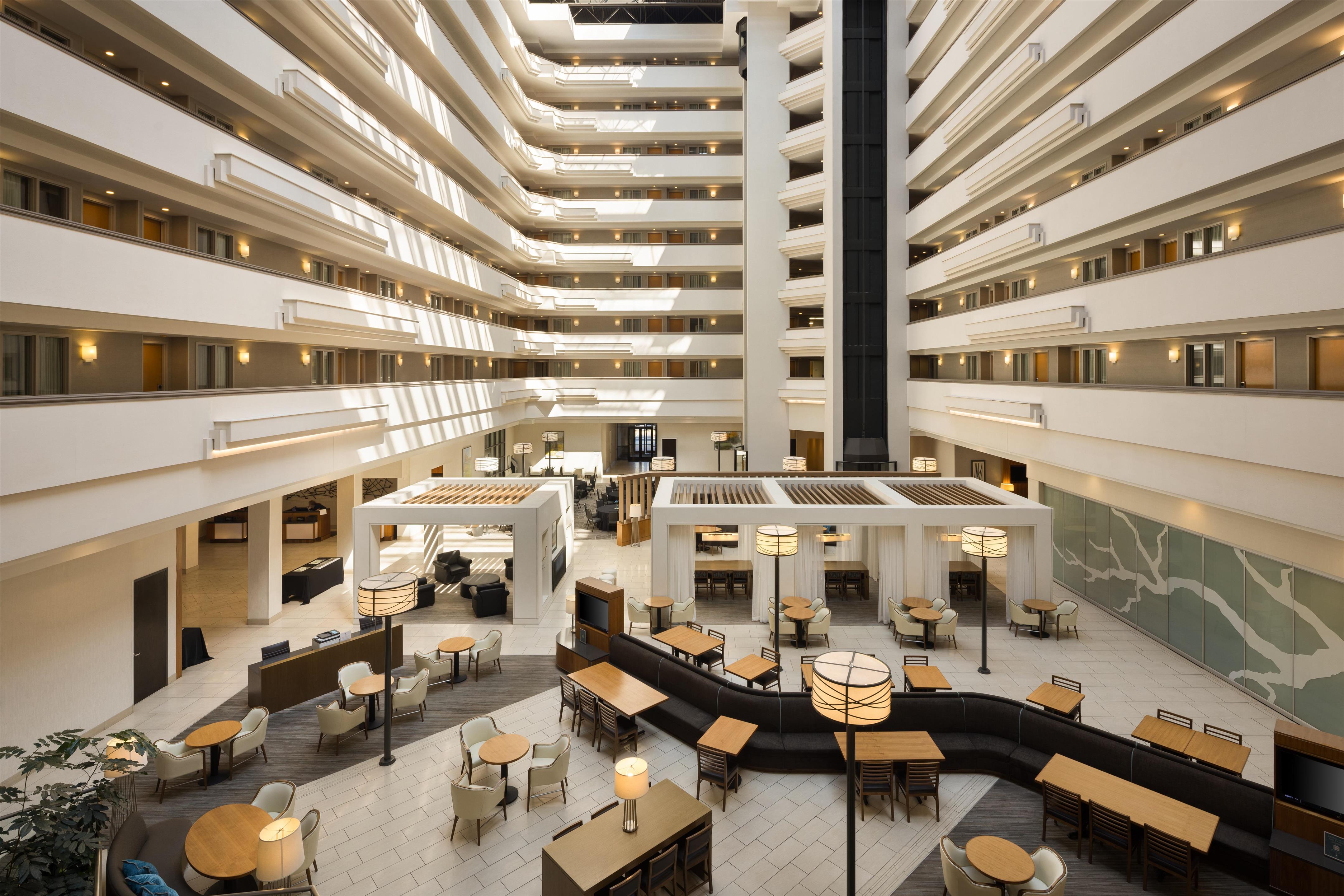 Lobby | Embassy Suites by Hilton Greenville Golf Resort & Conference Center