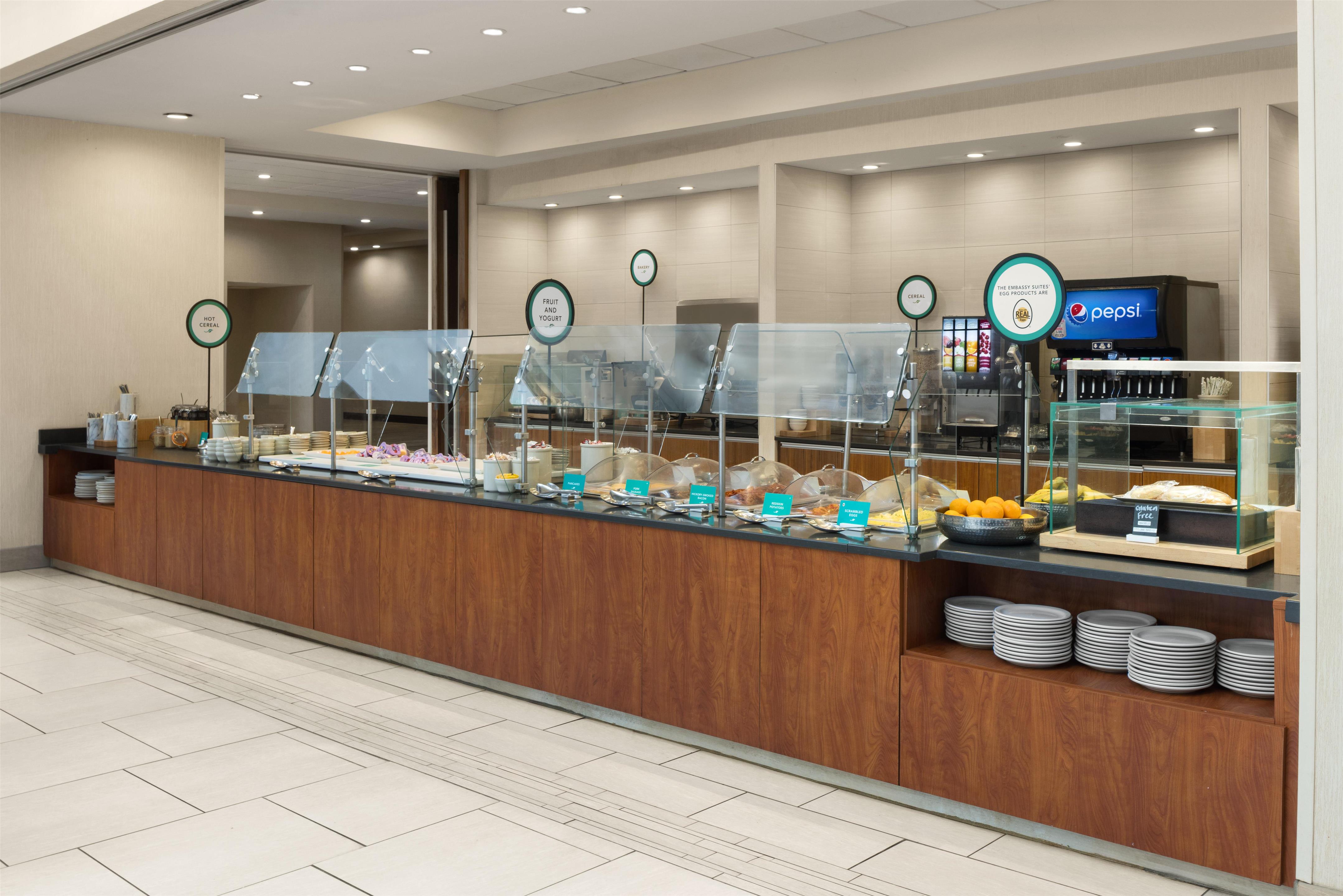 Breakfast Area | Embassy Suites by Hilton Greenville Golf Resort & Conference Center