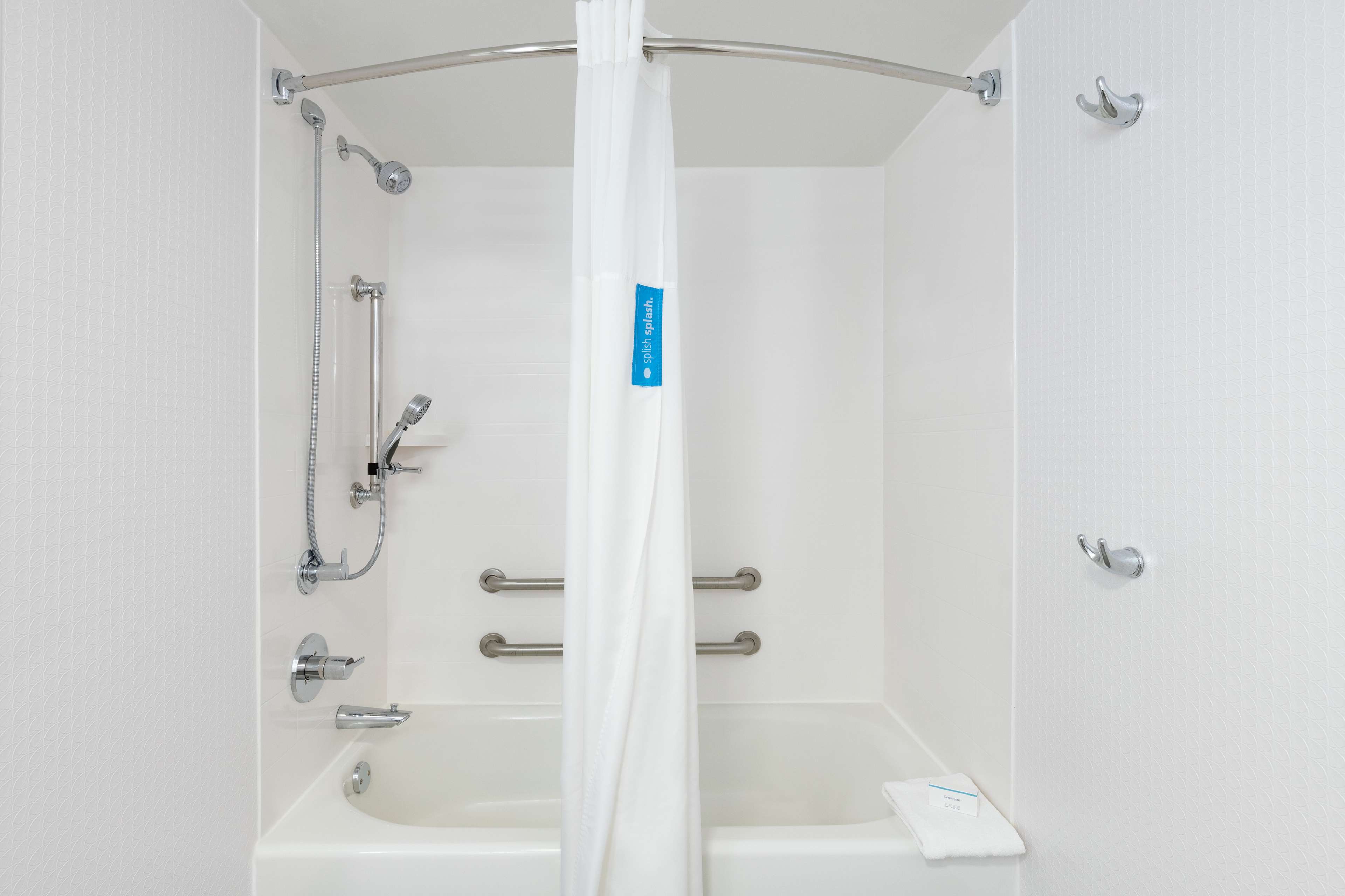 Hampton Inn Simpsonville Room Type - 1 KNG ACCESSIBLE TUB NS