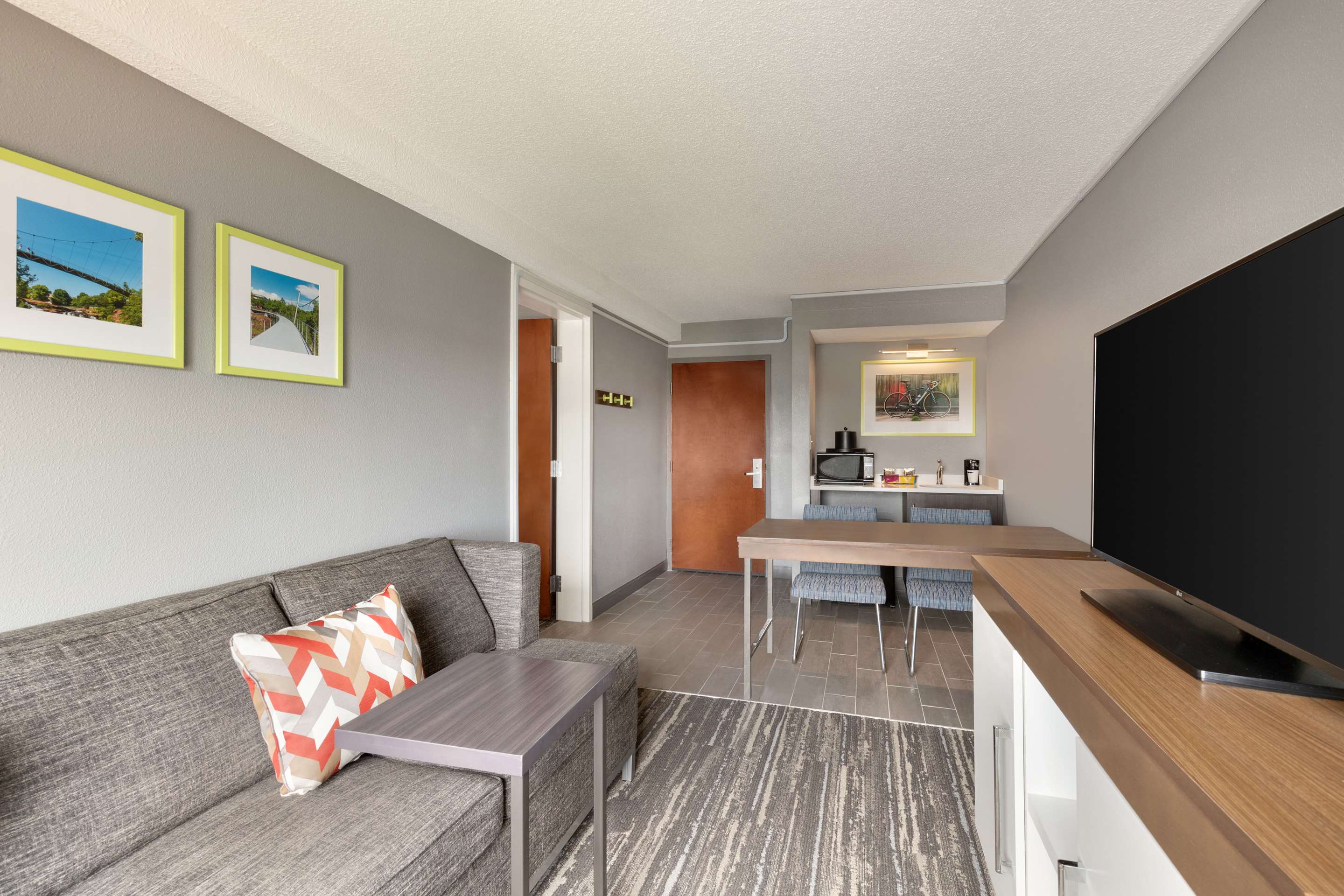 Guest room