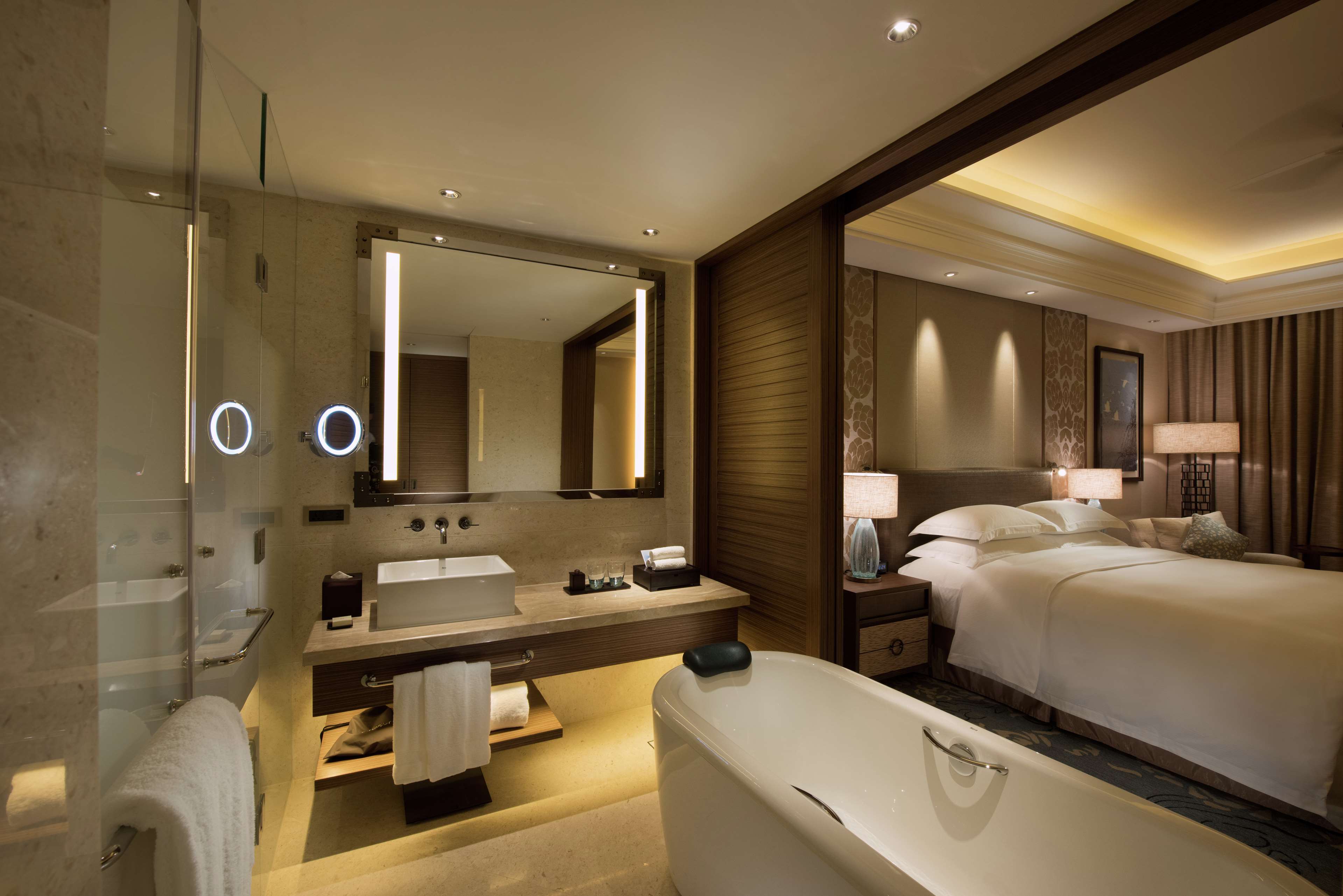 Hilton Haikou Meilan Room Type - KING PREMIER ROOM SEA VIEW