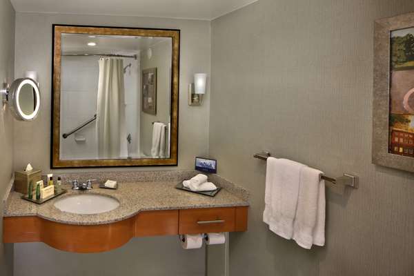  - Hilton Hotel Hartford - I-84, Exit 49 & 50