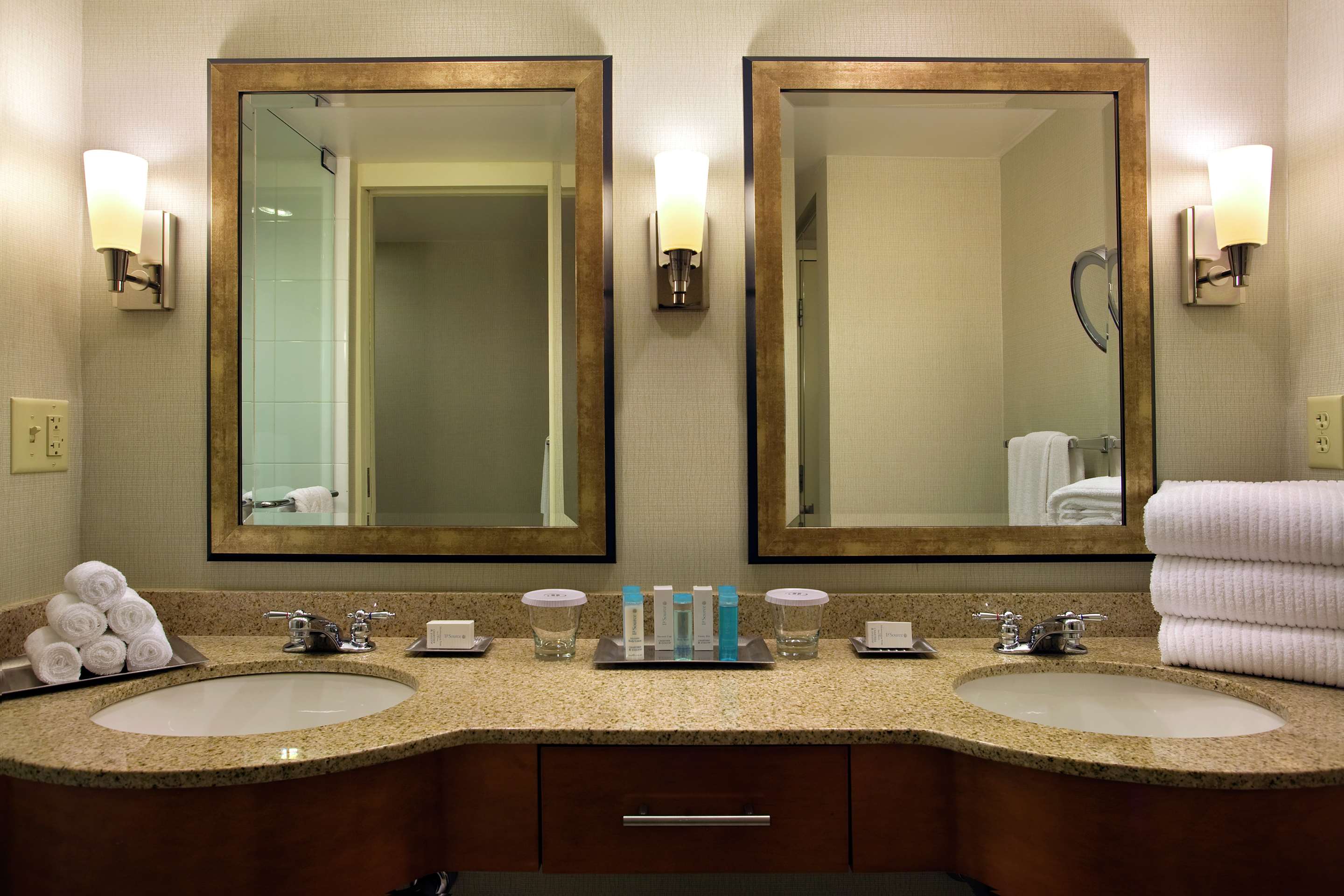 Guest room bath