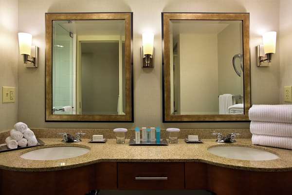  - Hilton Hotel Hartford - I-84, Exit 49 & 50