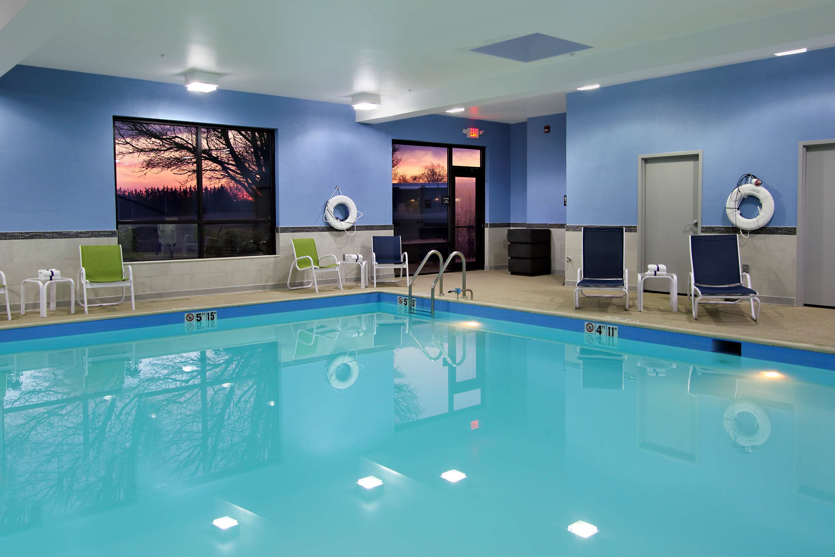 Pool | Hampton Inn Hagerstown-I-81
