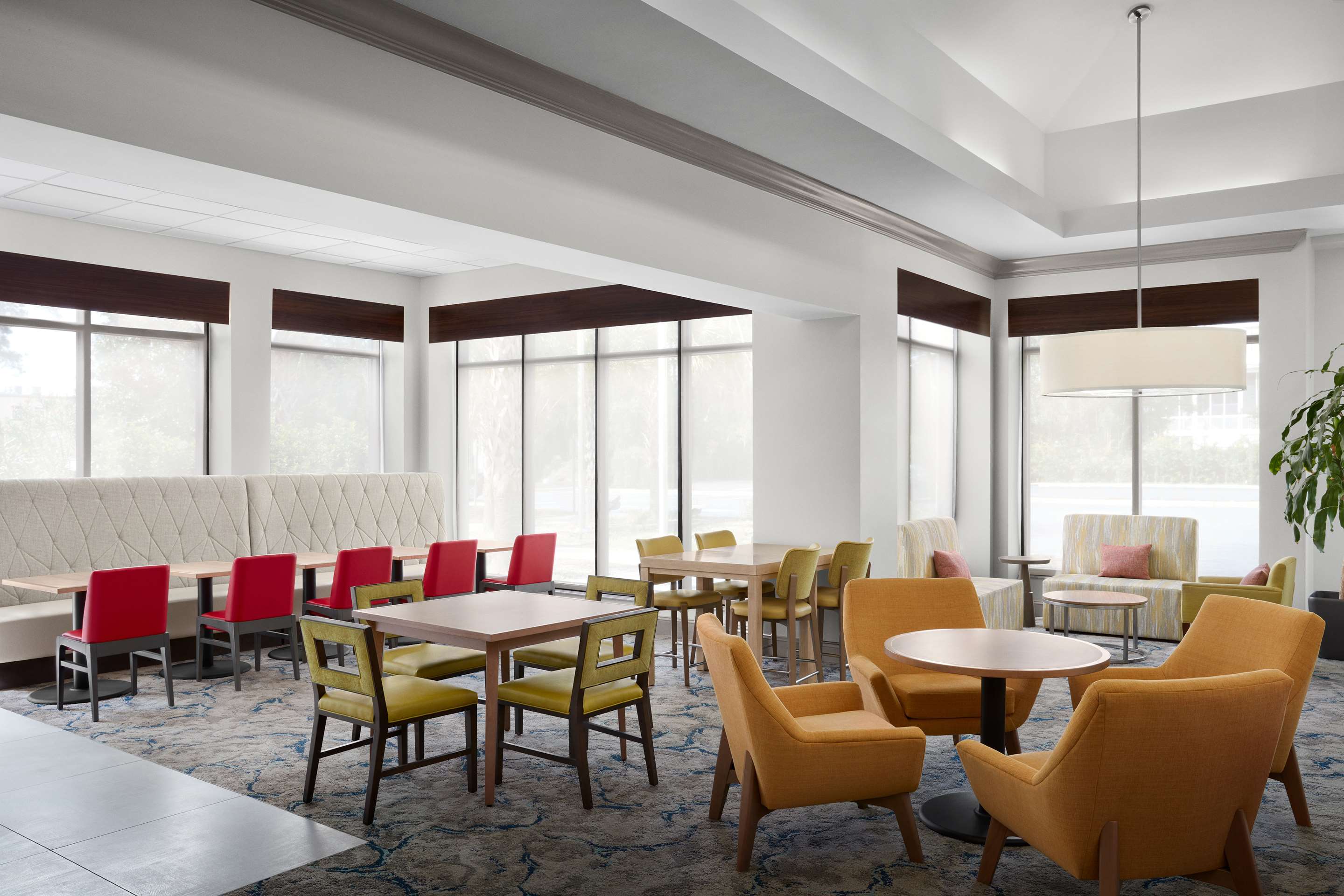 Restaurant | Hilton Garden Inn Beaufort