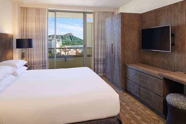  - Embassy Suites Beach Walk Waikiki Honolulu