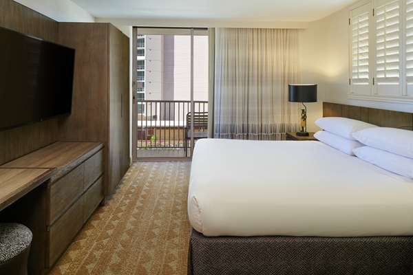  - Embassy Suites Beach Walk Waikiki Honolulu