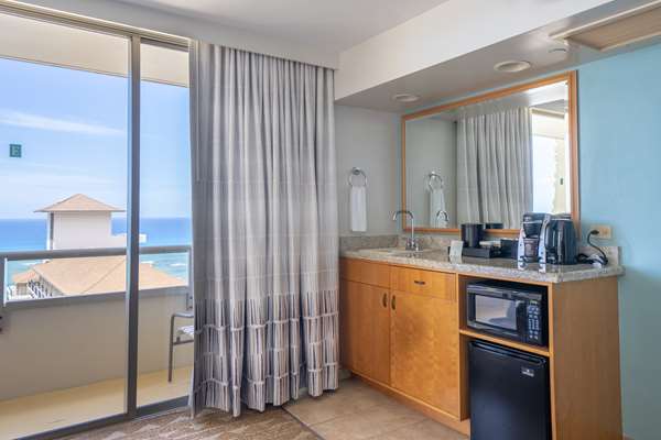  - Embassy Suites Beach Walk Waikiki Honolulu
