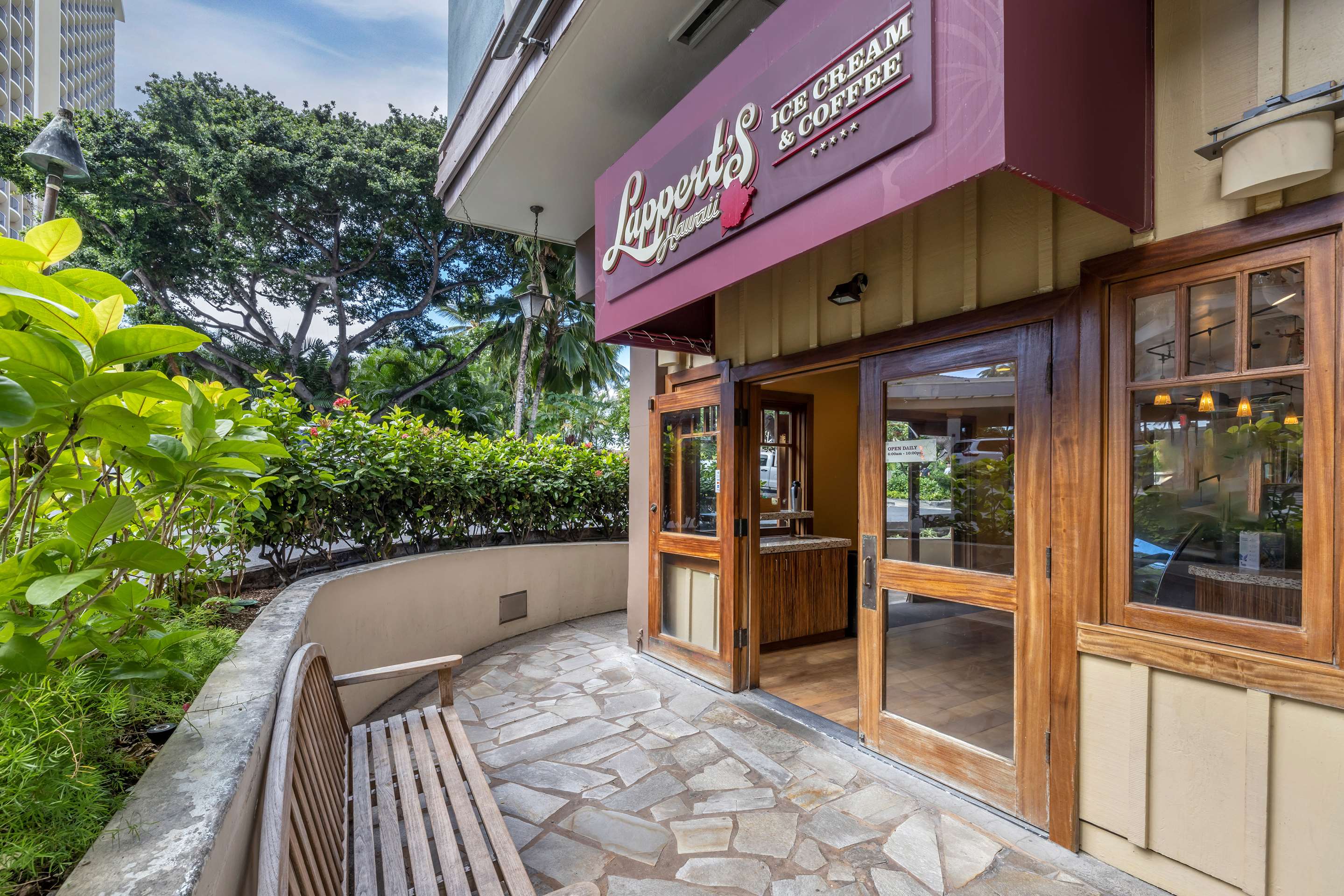 Restaurant | Hilton Grand Vacations Club Grand Waikikian Honolulu