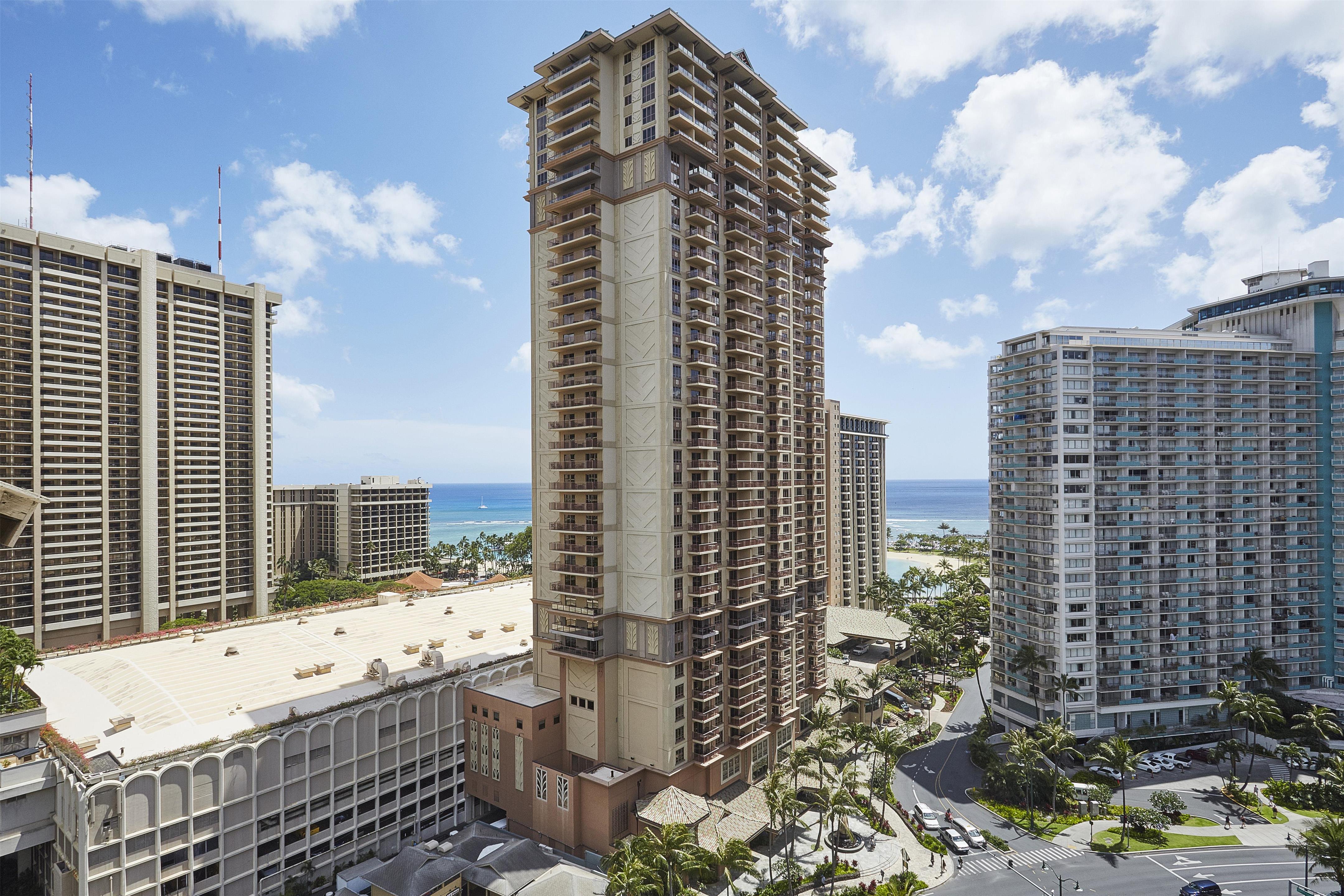 Exterior | Hilton Grand Vacations Club Grand Waikikian Honolulu
