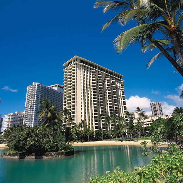 Exterior view - Hilton Grand Vacations Hotel at Hawaiian Village Waikiki