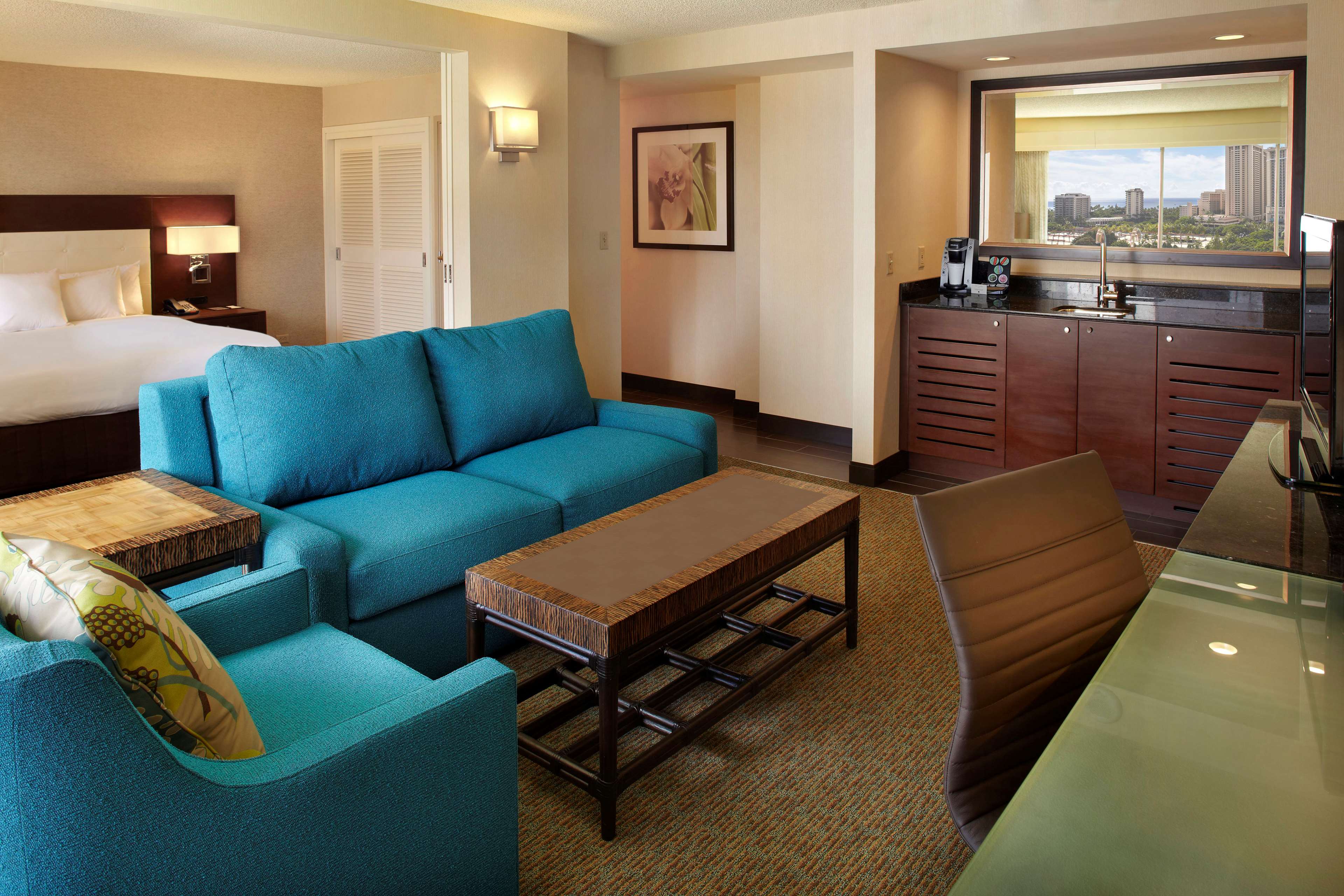 DoubleTree by Hilton Hotel Alana - Waikiki Beach Room Type - WAIKIKI STE POV 1 KING