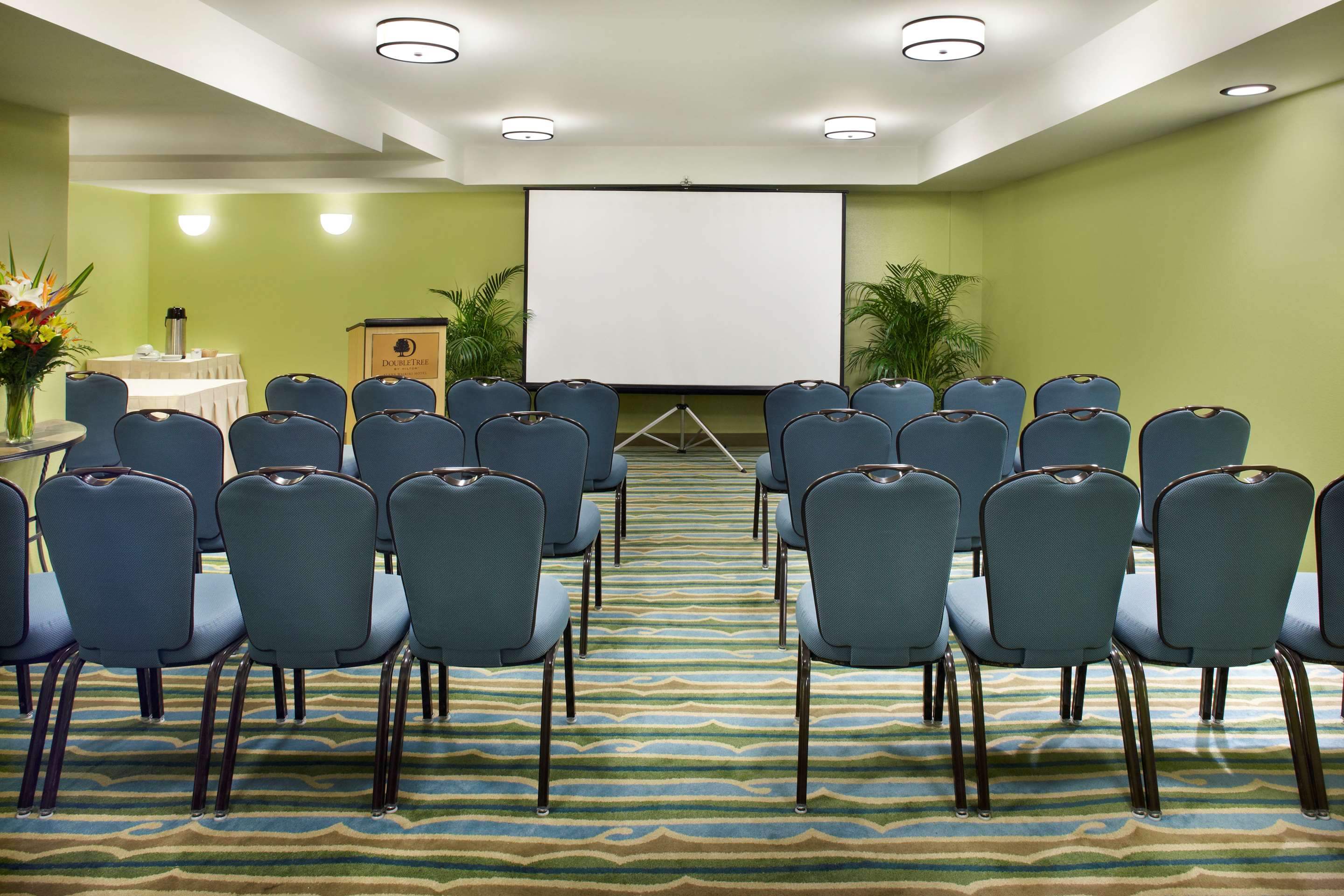 Meeting Room | DoubleTree by Hilton Hotel Alana - Waikiki Beach