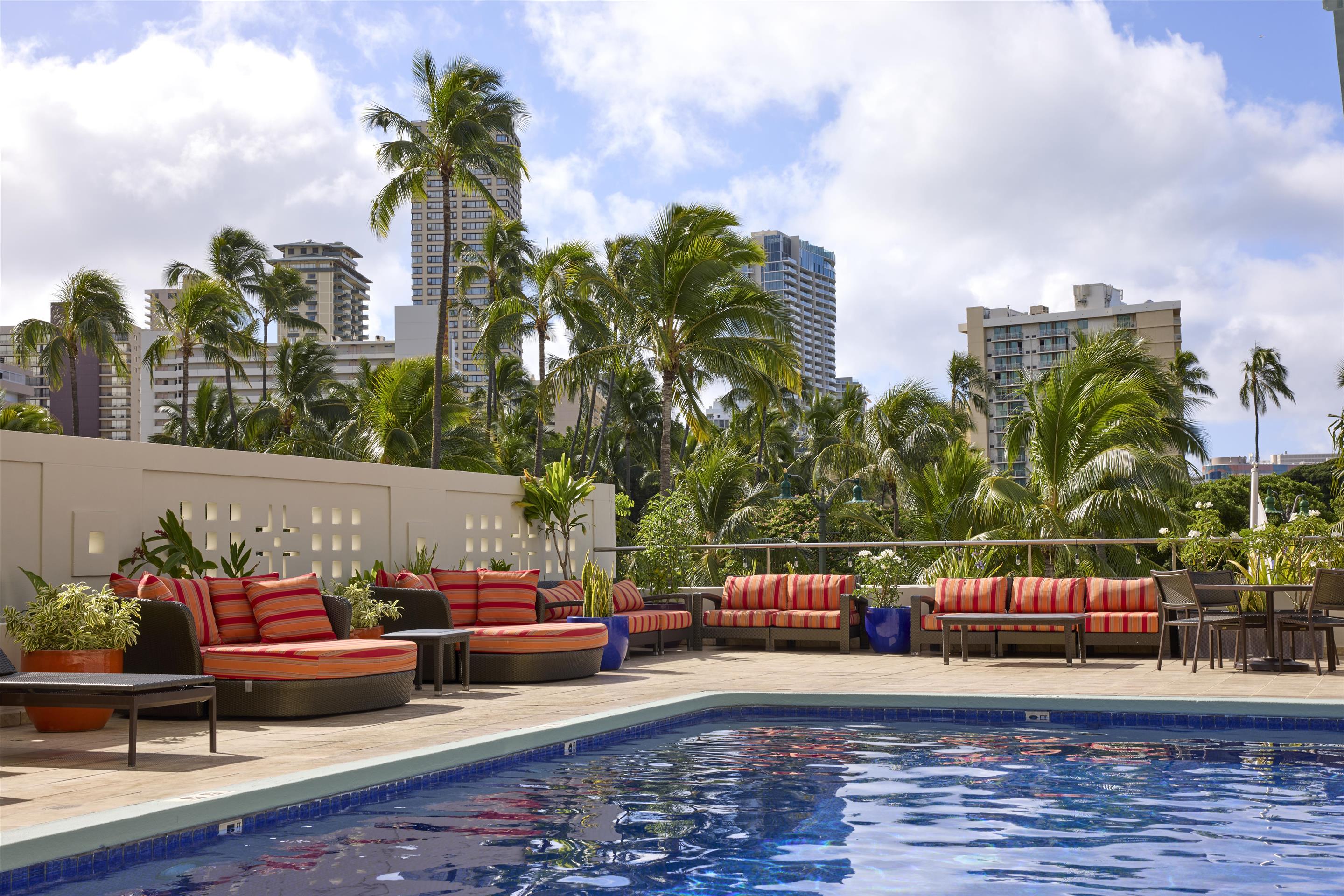 Pool | DoubleTree by Hilton Hotel Alana - Waikiki Beach