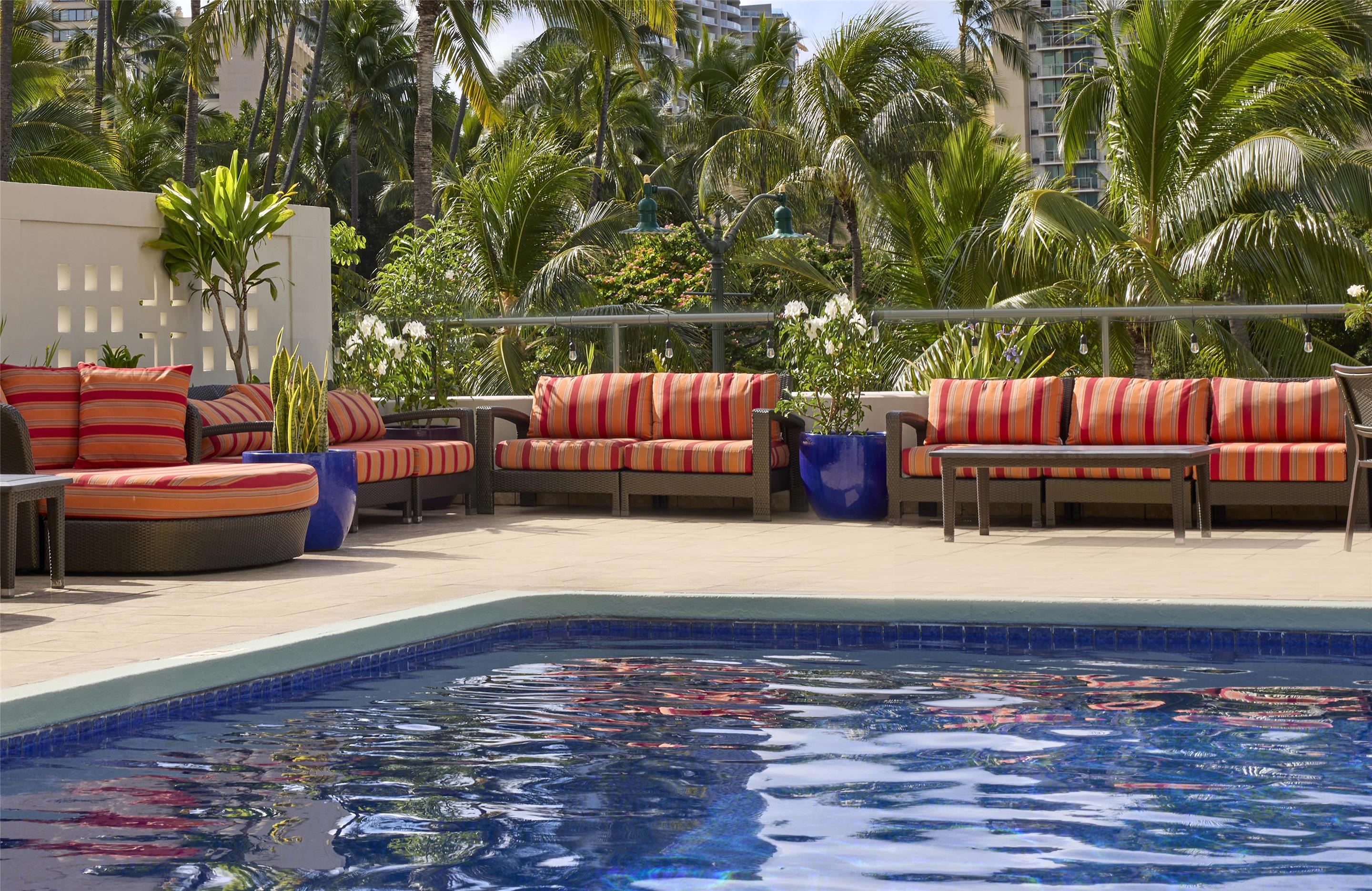 Pool | DoubleTree by Hilton Hotel Alana - Waikiki Beach