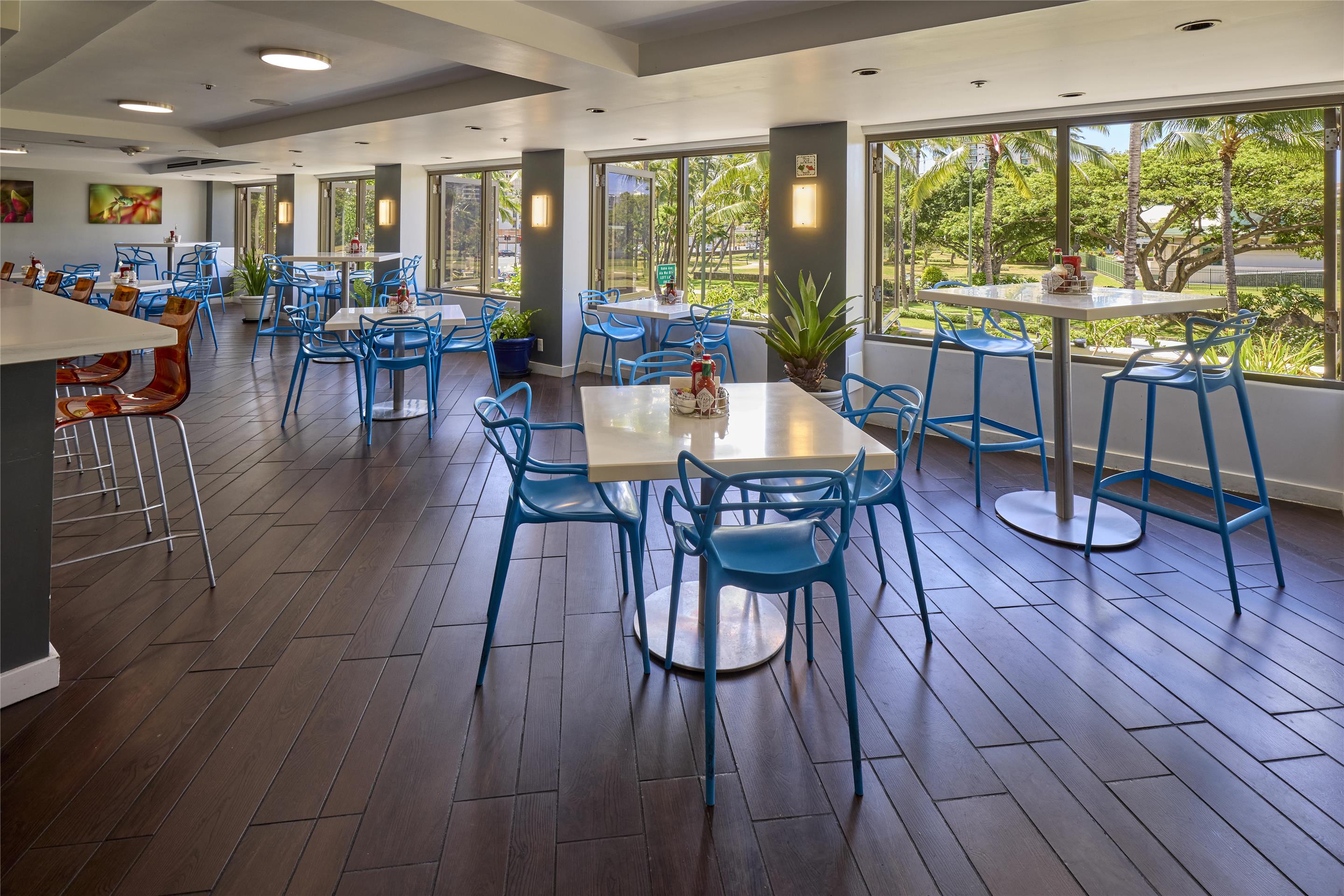 Restaurant | DoubleTree by Hilton Hotel Alana - Waikiki Beach