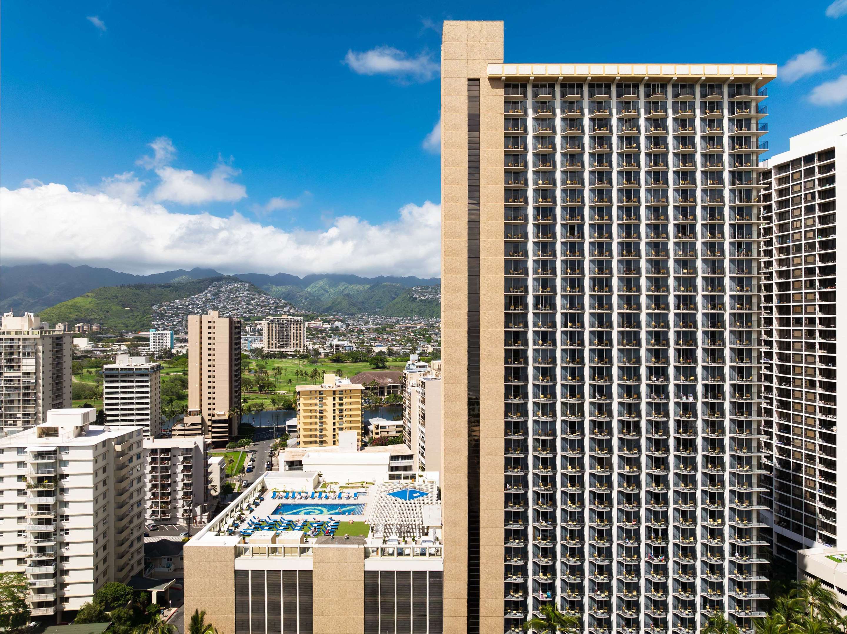 Exterior | Hilton Waikiki Beach