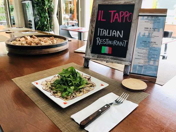 Restaurant - Holulani Waikiki Hotel by Hilton Grand Vacations Honolulu