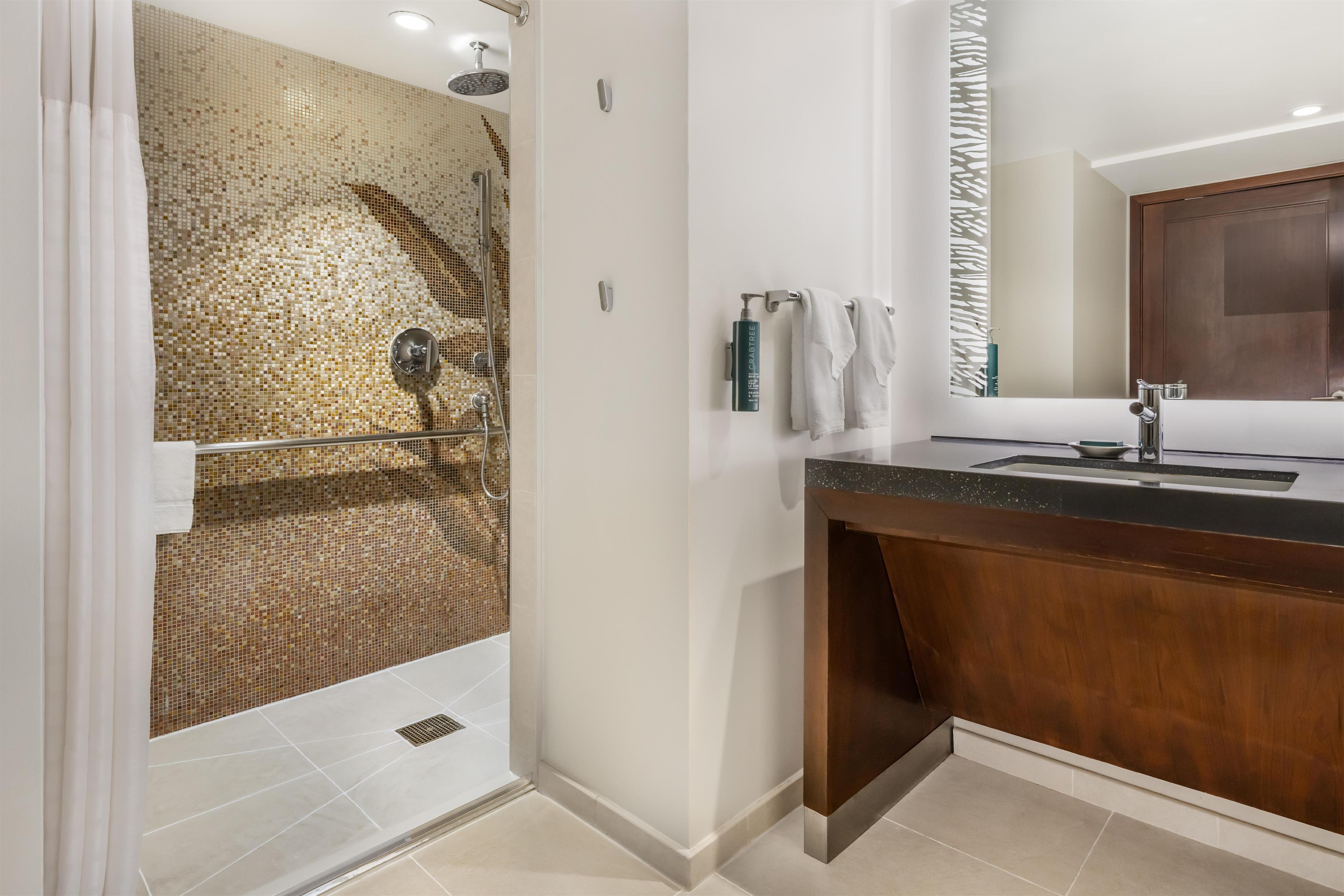 Guest room bath