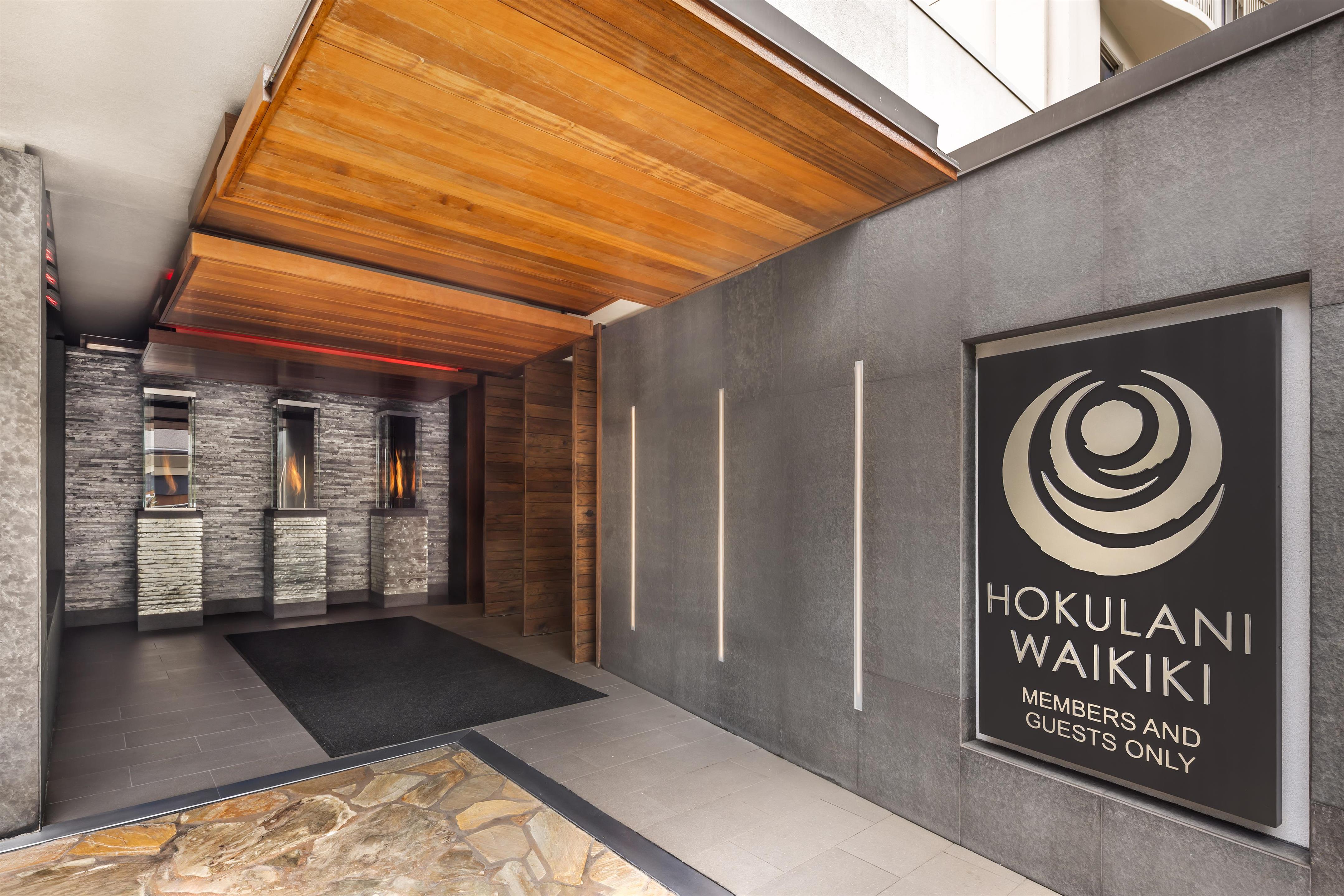 Exterior | Hilton Grand Vacations Club Hokulani Waikiki Honolulu
