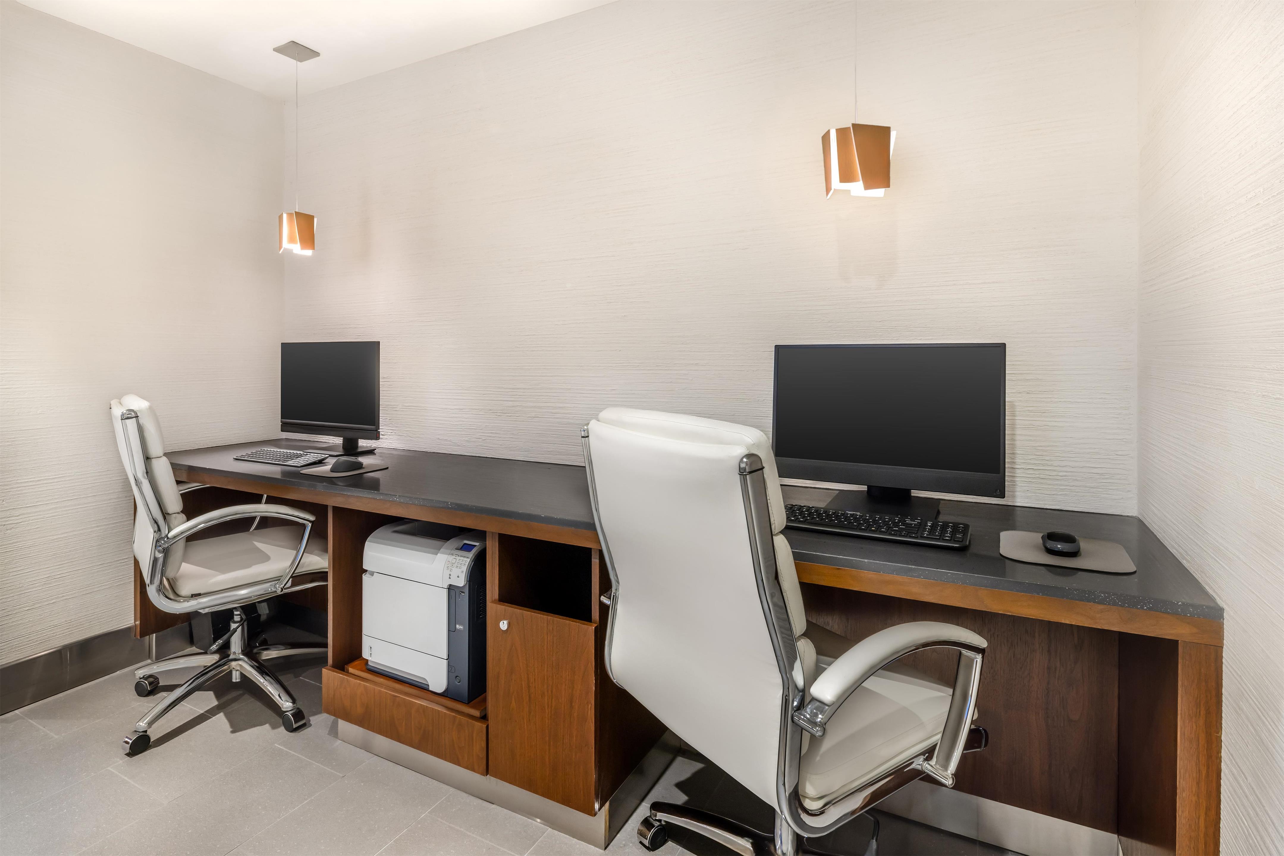 Business Center | Hilton Grand Vacations Club Hokulani Waikiki Honolulu