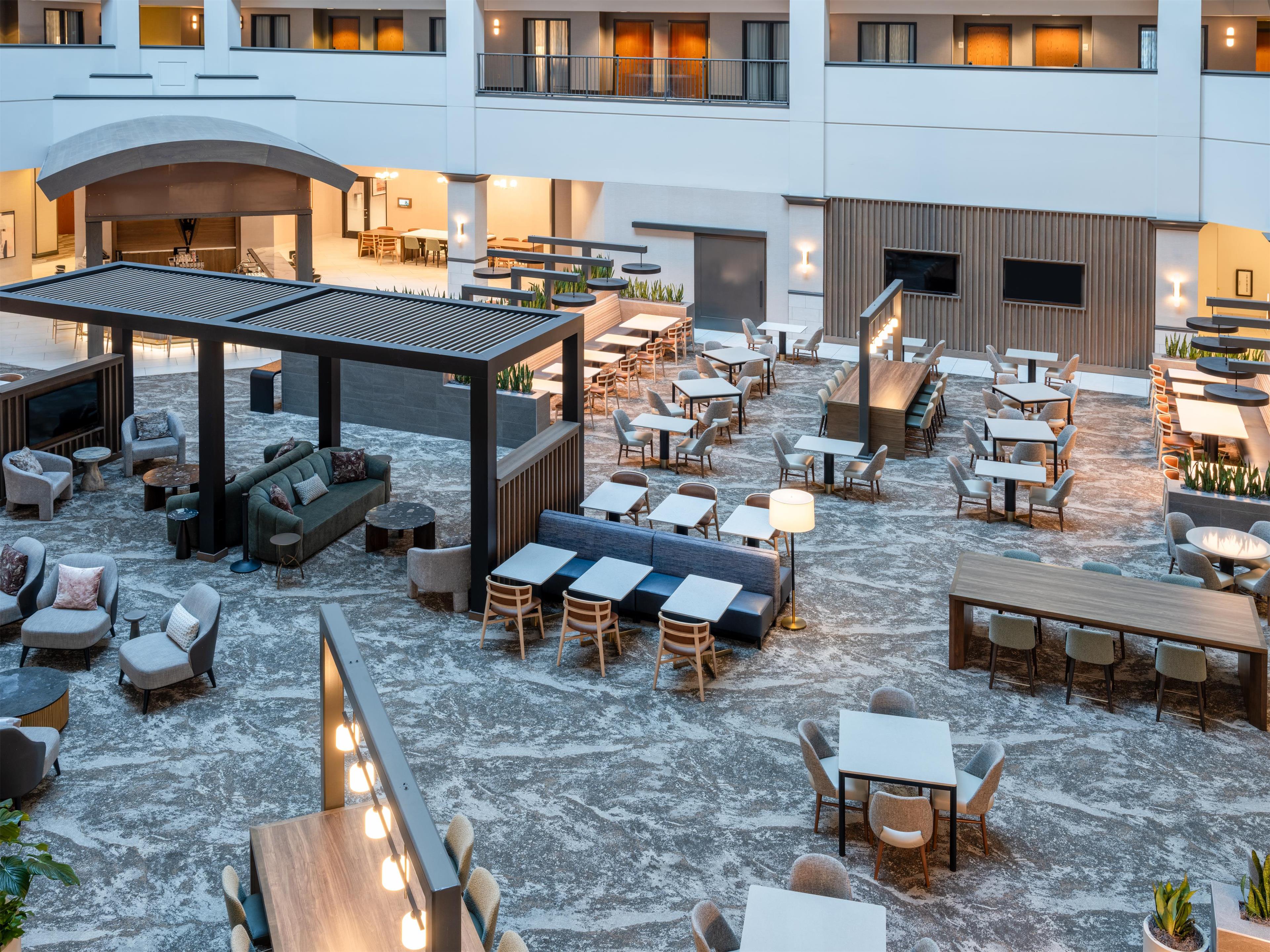 Breakfast Area | Embassy Suites by Hilton Hot Springs Hotel & Spa