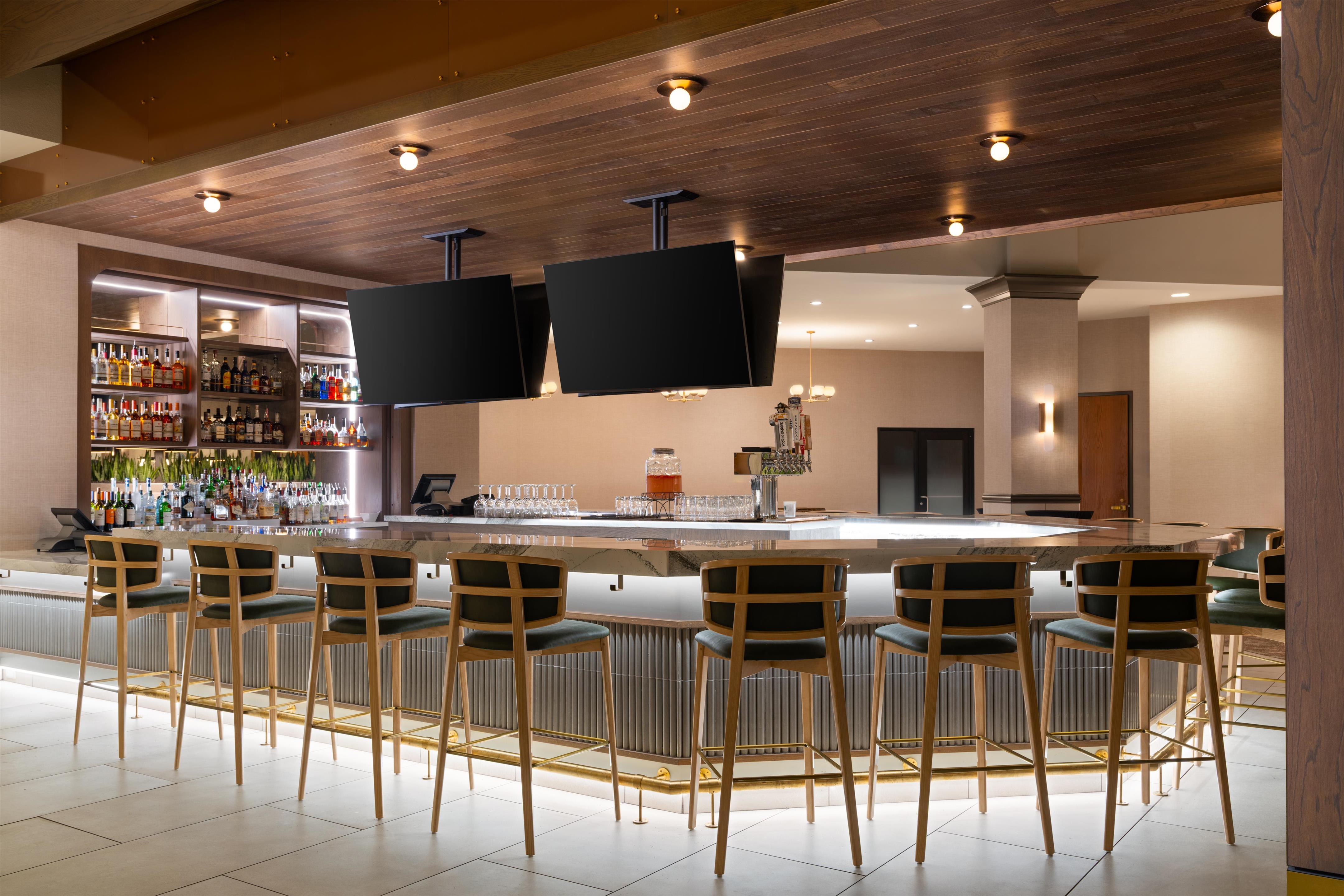 BarLounge | Embassy Suites by Hilton Hot Springs Hotel & Spa