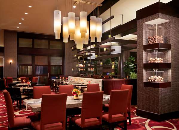 Restaurant - Hilton Hotel Americas Houston - I-69, Exits 130 & 131