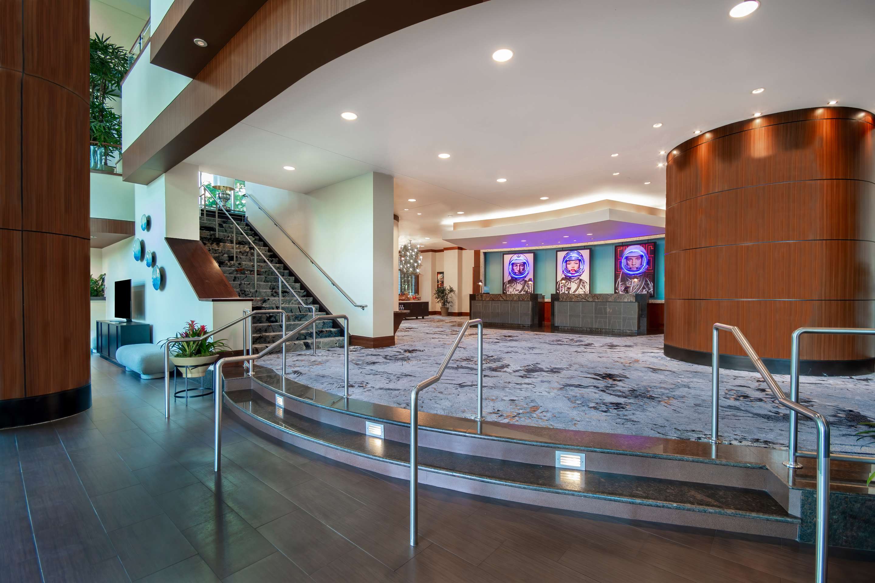 Lobby | Embassy Suites Houston Downtown