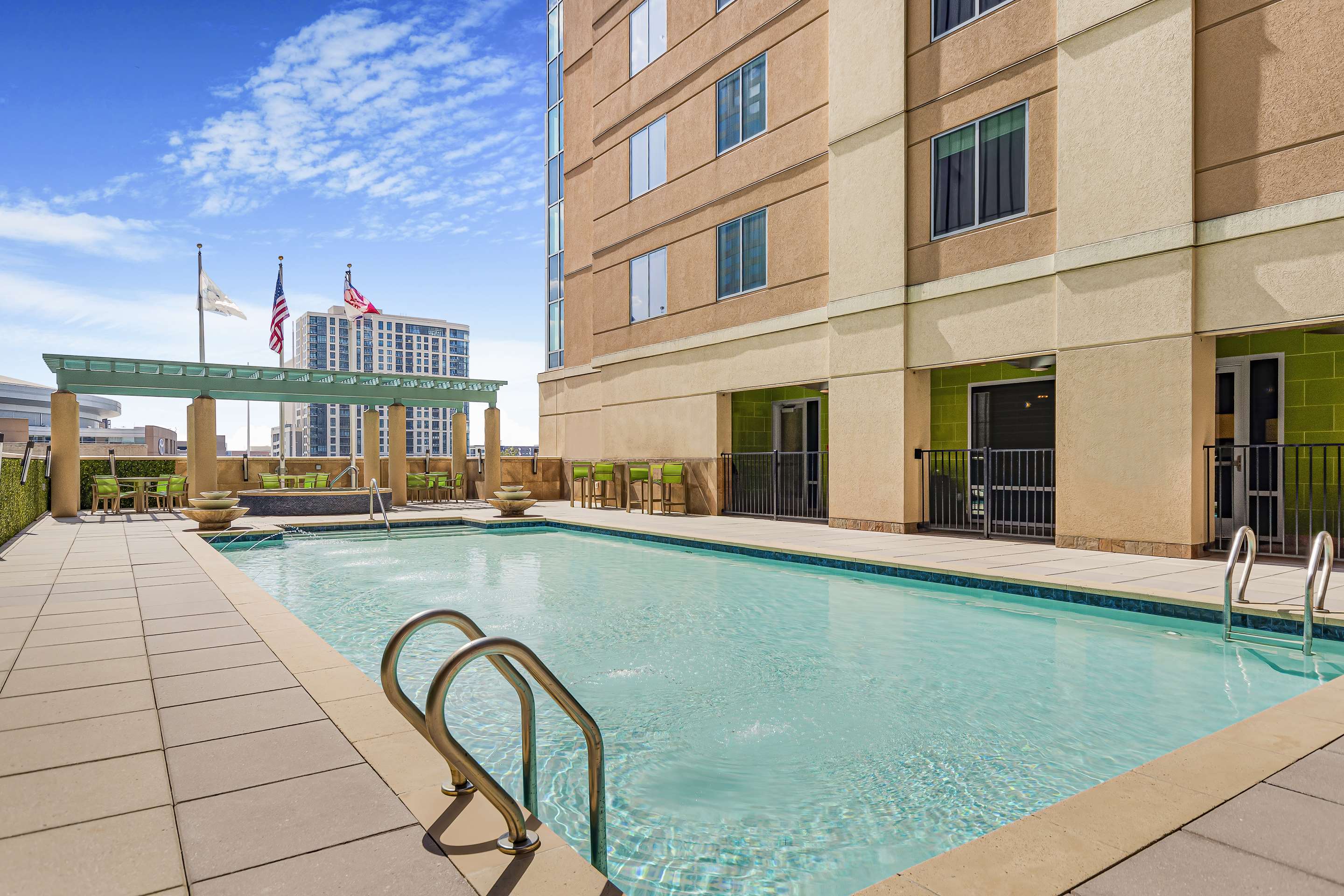 Pool | Embassy Suites Houston Downtown
