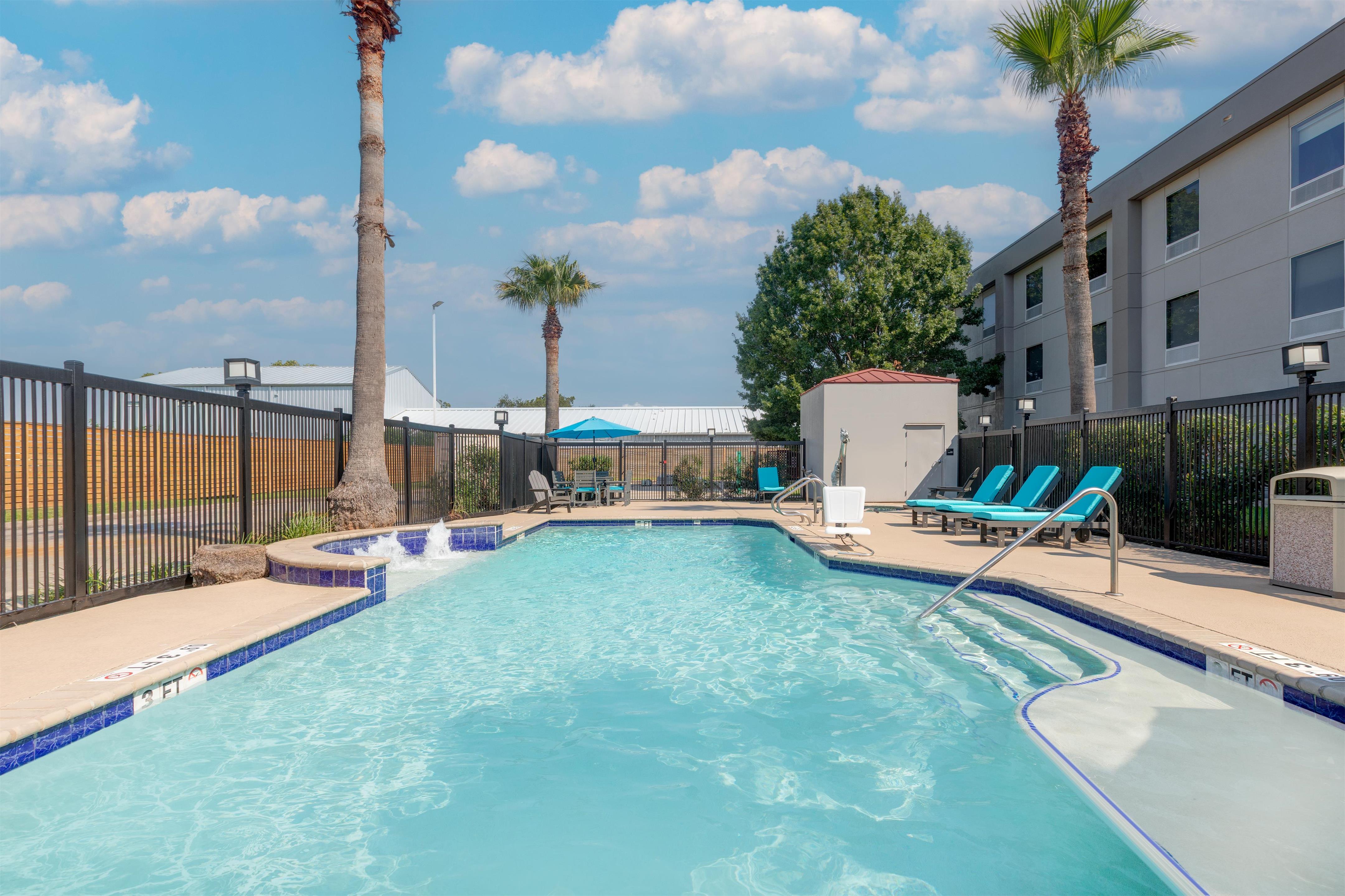 Pool | Hampton Inn Houston Deer Park Ship Area