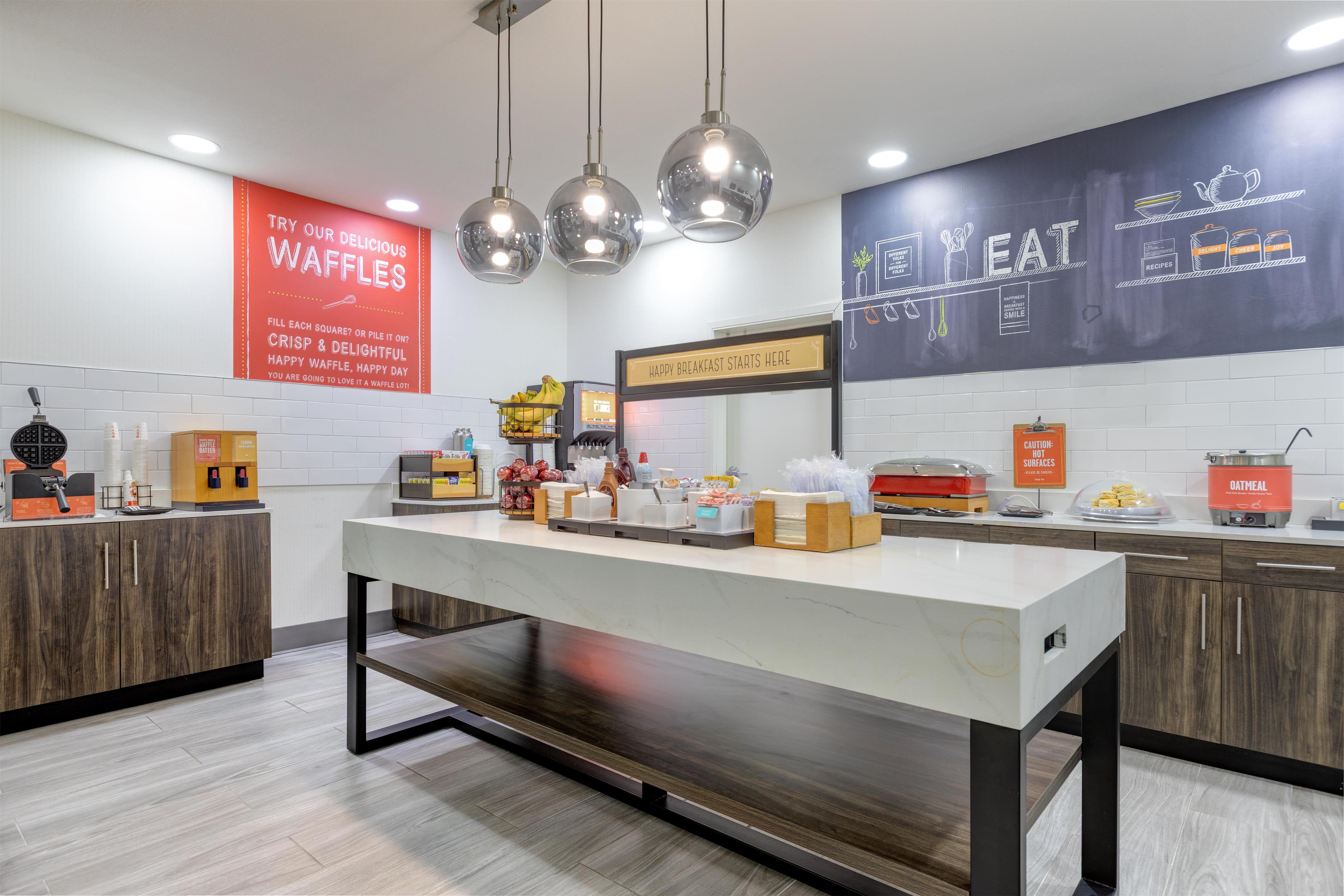 Breakfast Area | Hampton Inn Houston Deer Park Ship Area