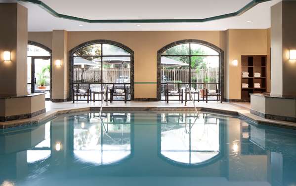Pool - Embassy Suites Galleria Houston