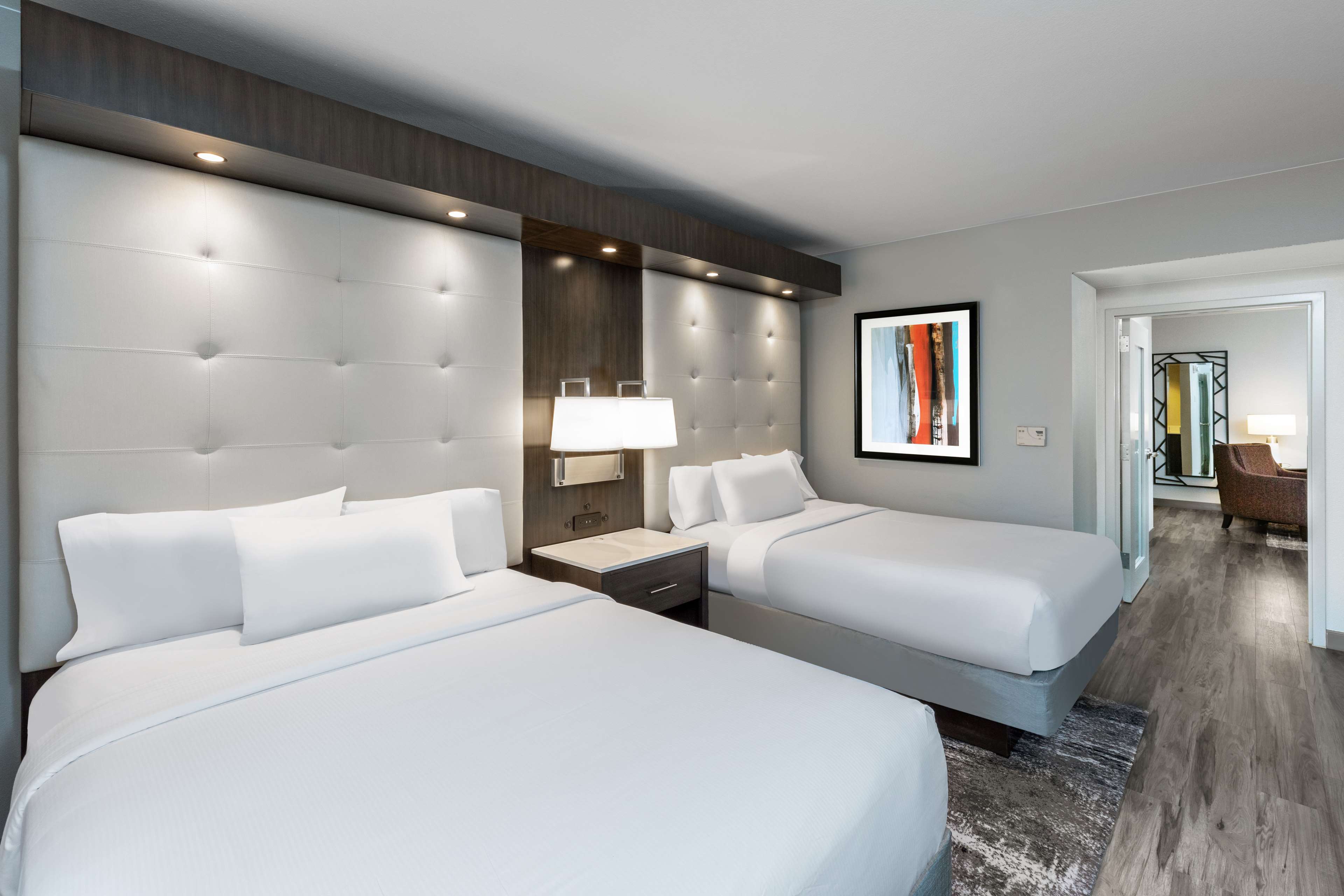 Embassy Suites Houston-Energy Corridor Room Type - 2 QN CRNR STE HEARING ACC