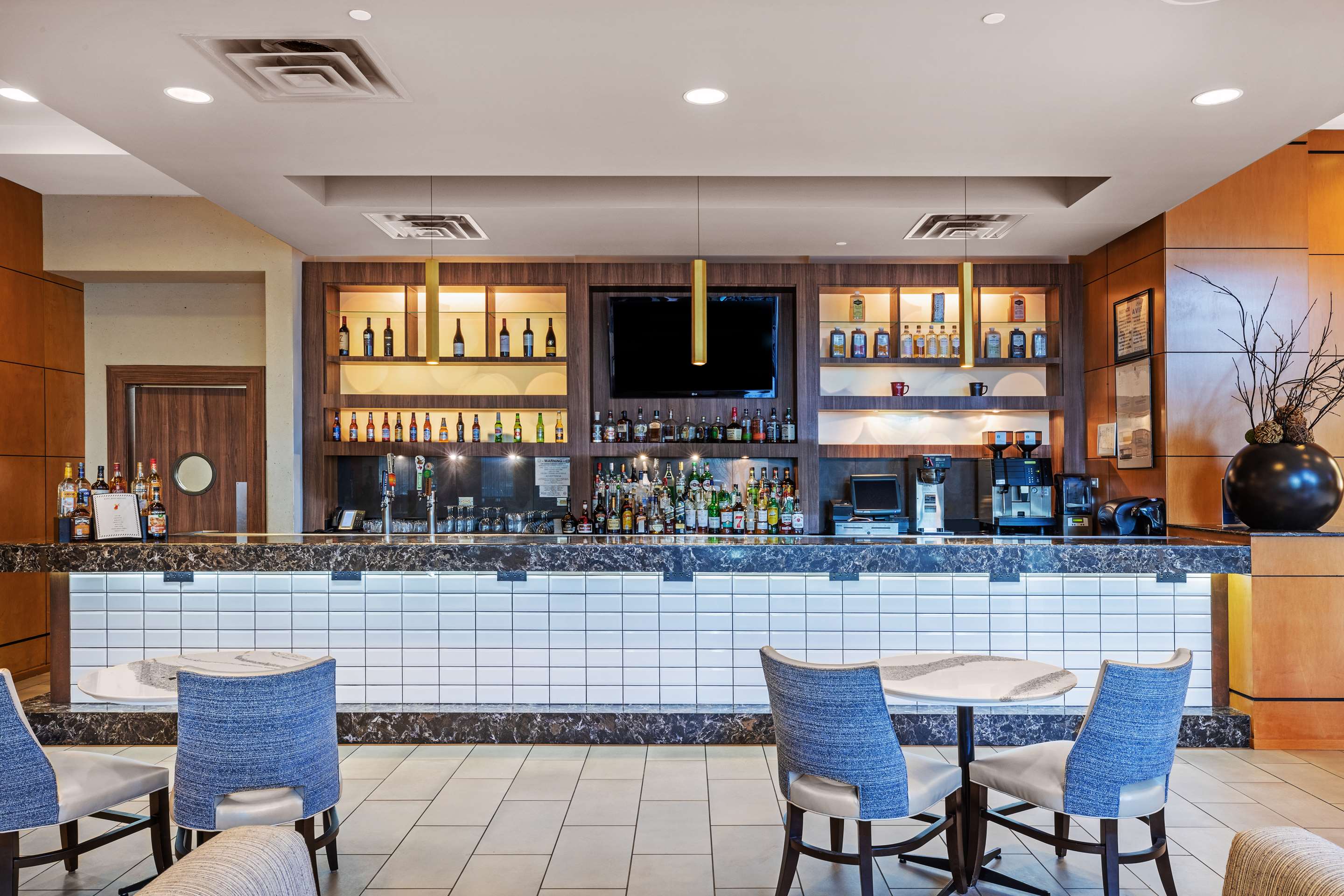 BarLounge | Embassy Suites by Hilton Houston Energy Corridor