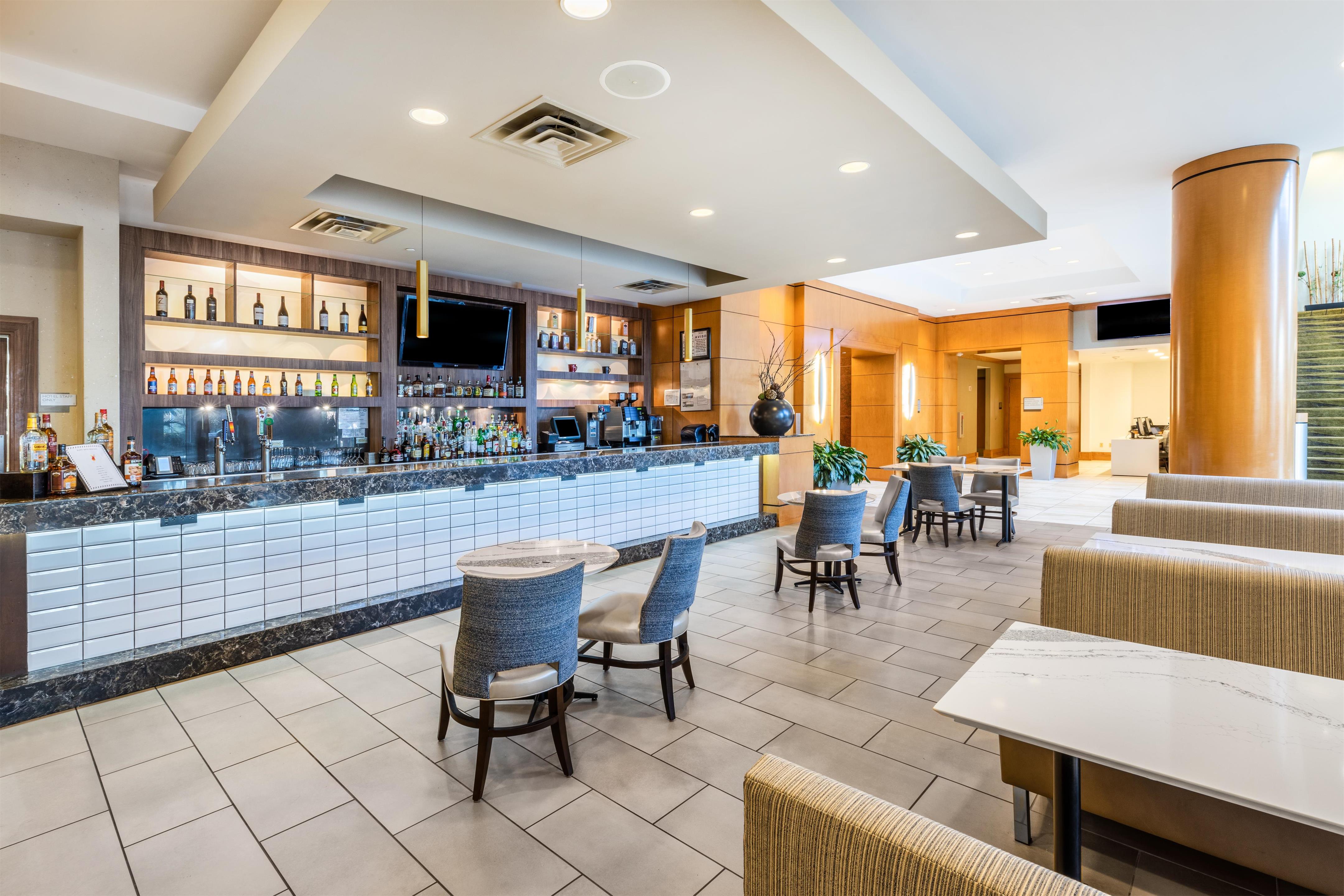 BarLounge | Embassy Suites by Hilton Houston Energy Corridor