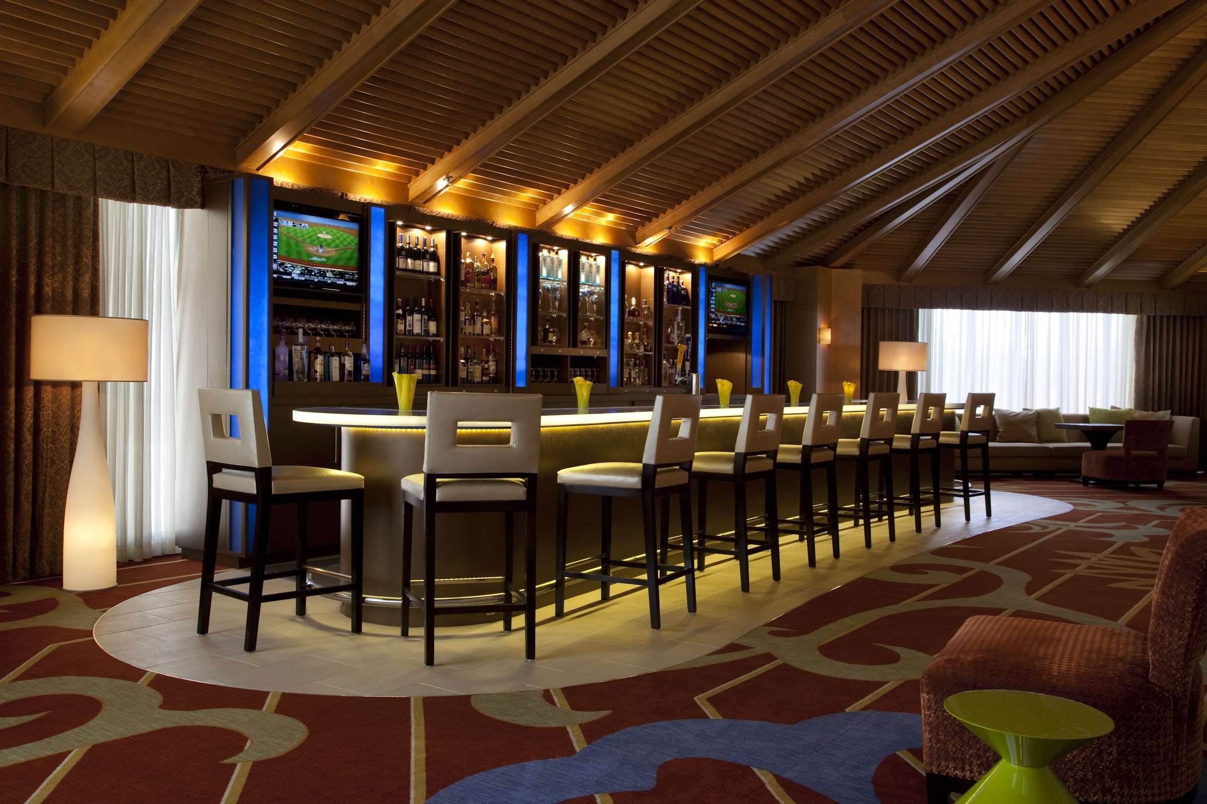 BarLounge | DoubleTree by Hilton Hotel Houston - Greenway Plaza