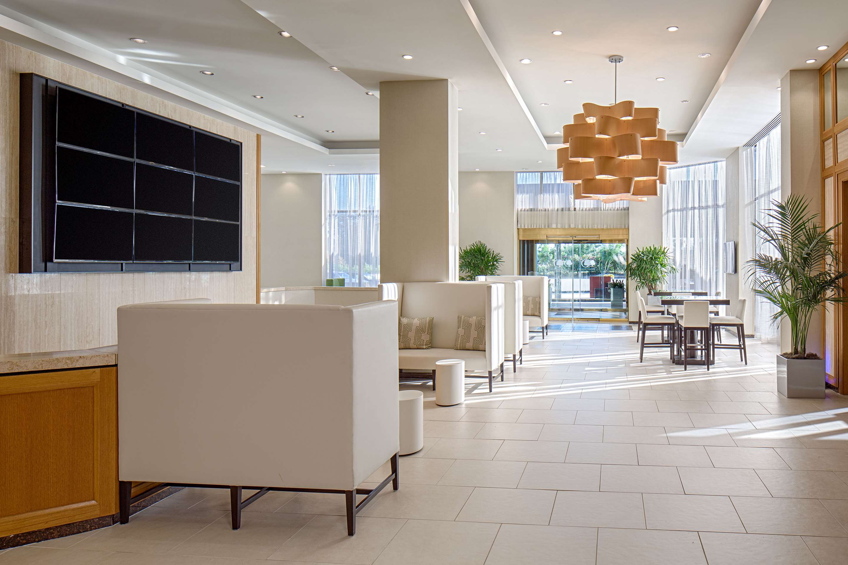 Reception | DoubleTree by Hilton Hotel Houston - Greenway Plaza