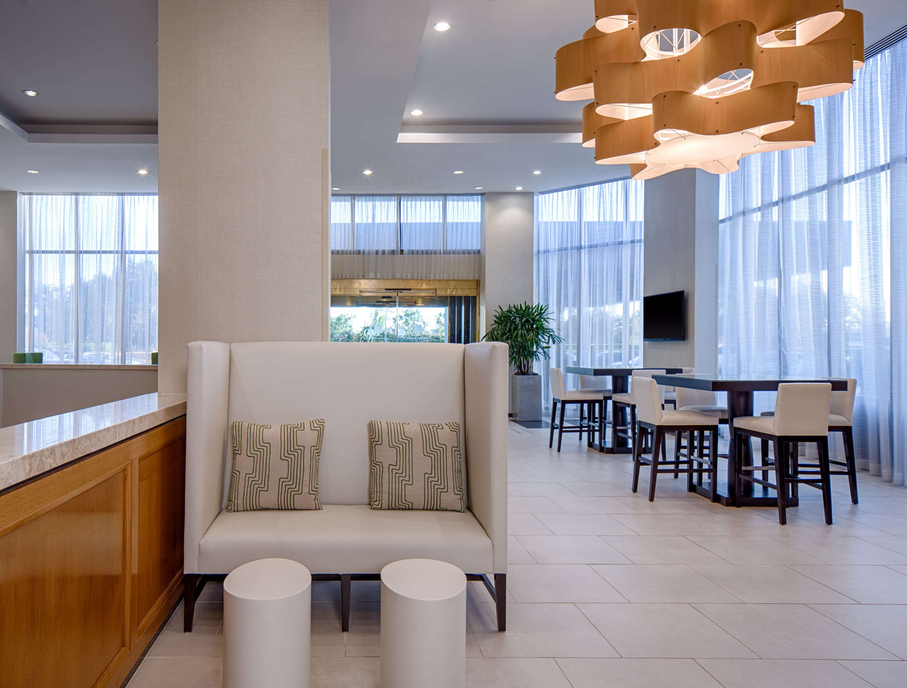 Reception | DoubleTree by Hilton Hotel Houston - Greenway Plaza