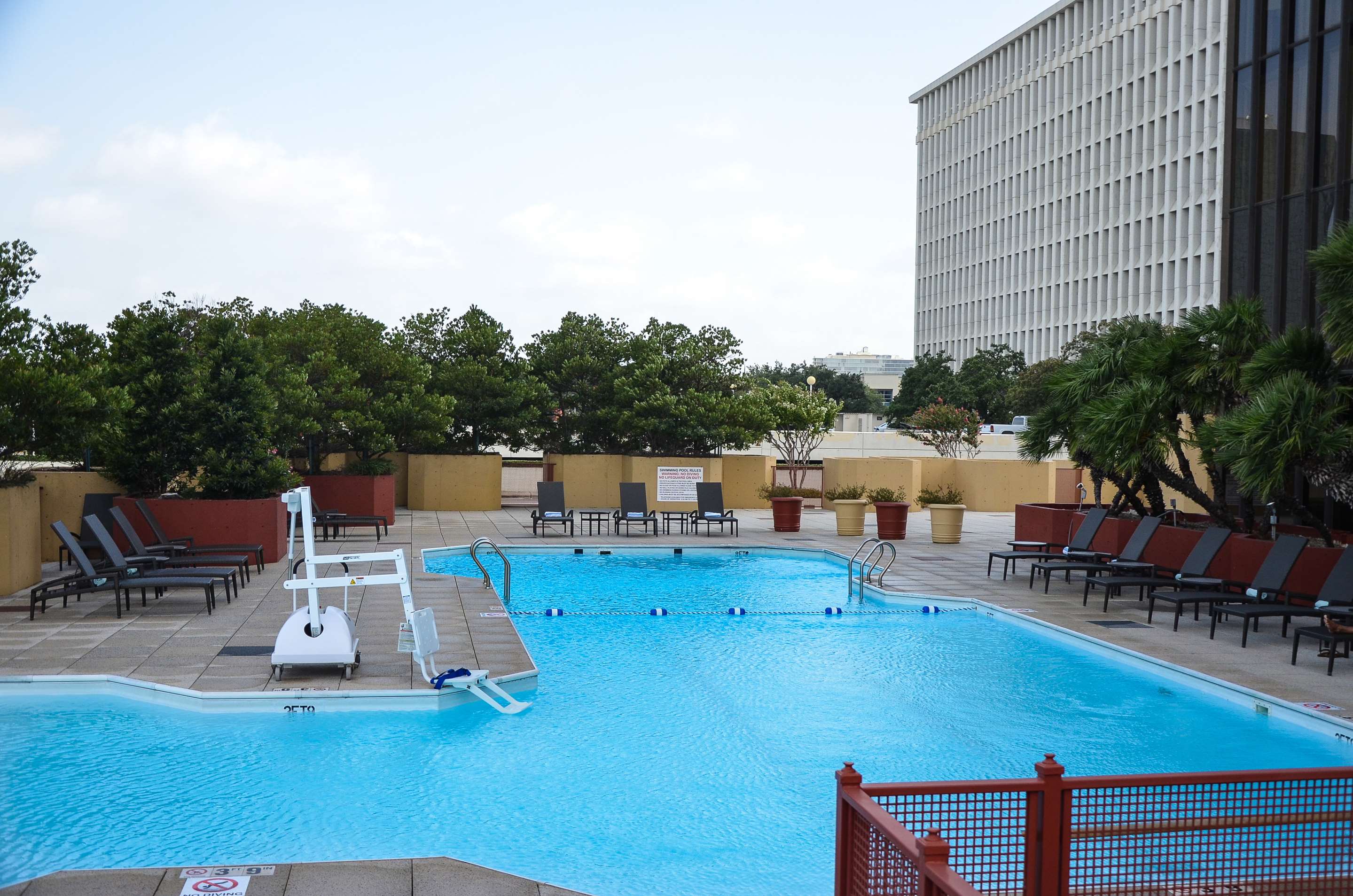 Pool | DoubleTree by Hilton Hotel Houston - Greenway Plaza