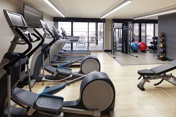 Fitness/ Exercise Room - Hilton Plaza Hotel Texas Medical Center Houston