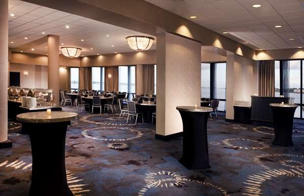 Restaurant - Hilton Hotel NASA Space Center Clear Lake