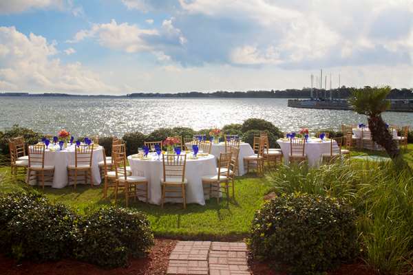 Restaurant - Hilton Hotel NASA Space Center Clear Lake
